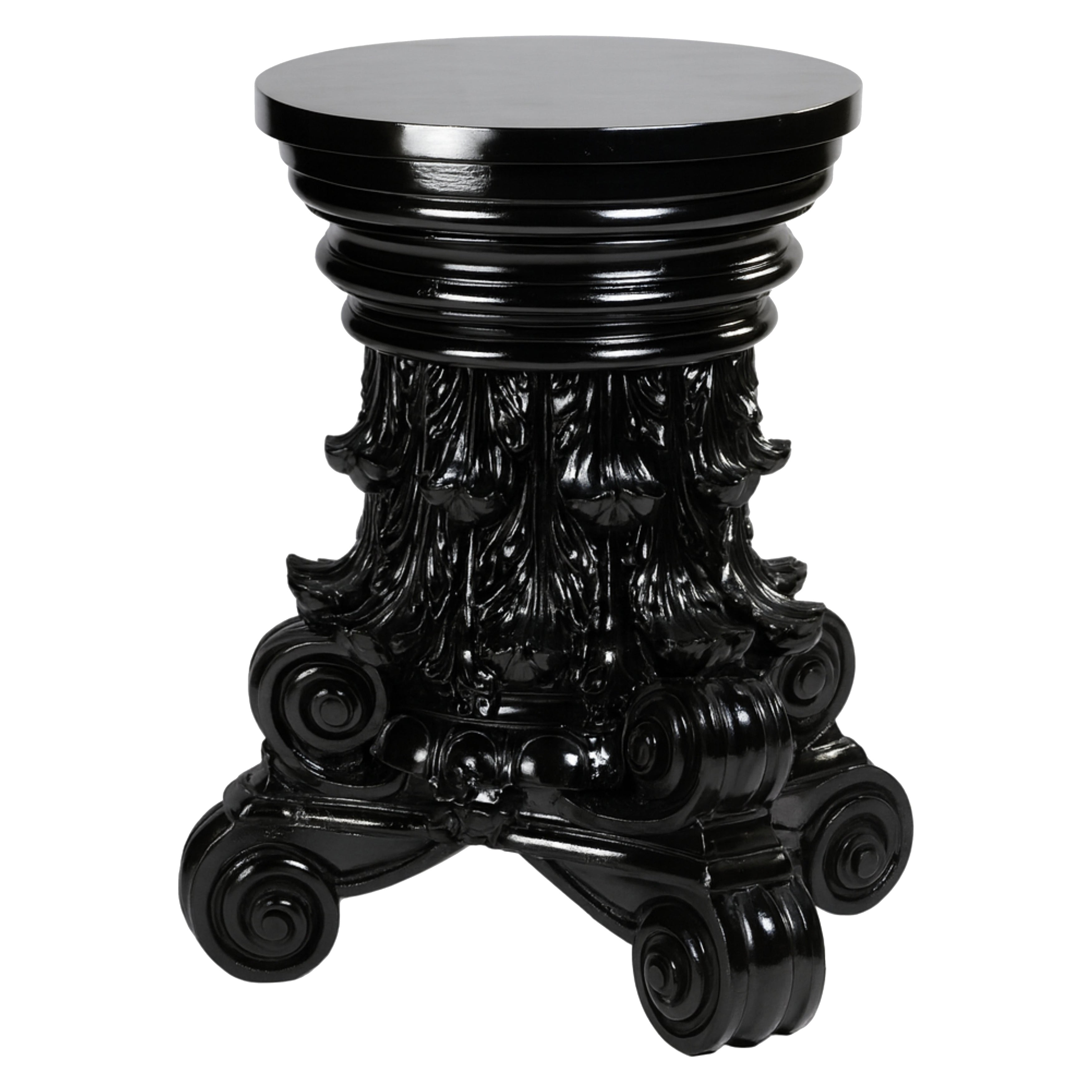Base de pedestal con capitel barroco lacado en negro,  Principios del siglo XX en venta