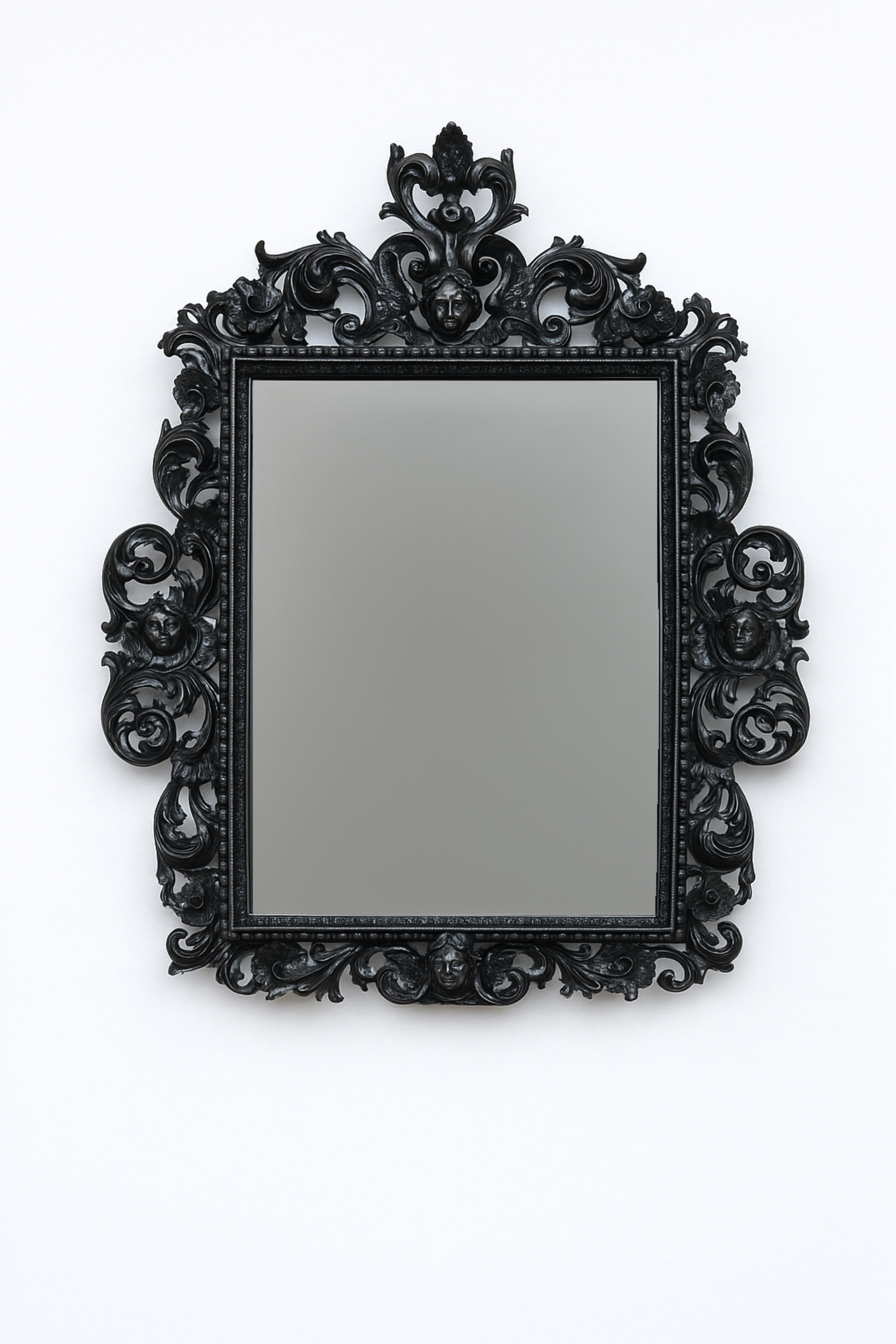 Miroir baroque en laque noire avec chérubins, fin du XVIIIe siècle, repeint en vente 3