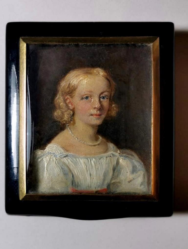 Black Lacquer Box with Hand Painted Tempera Miniature, England, 1882 In Good Condition In Prato, Tuscany