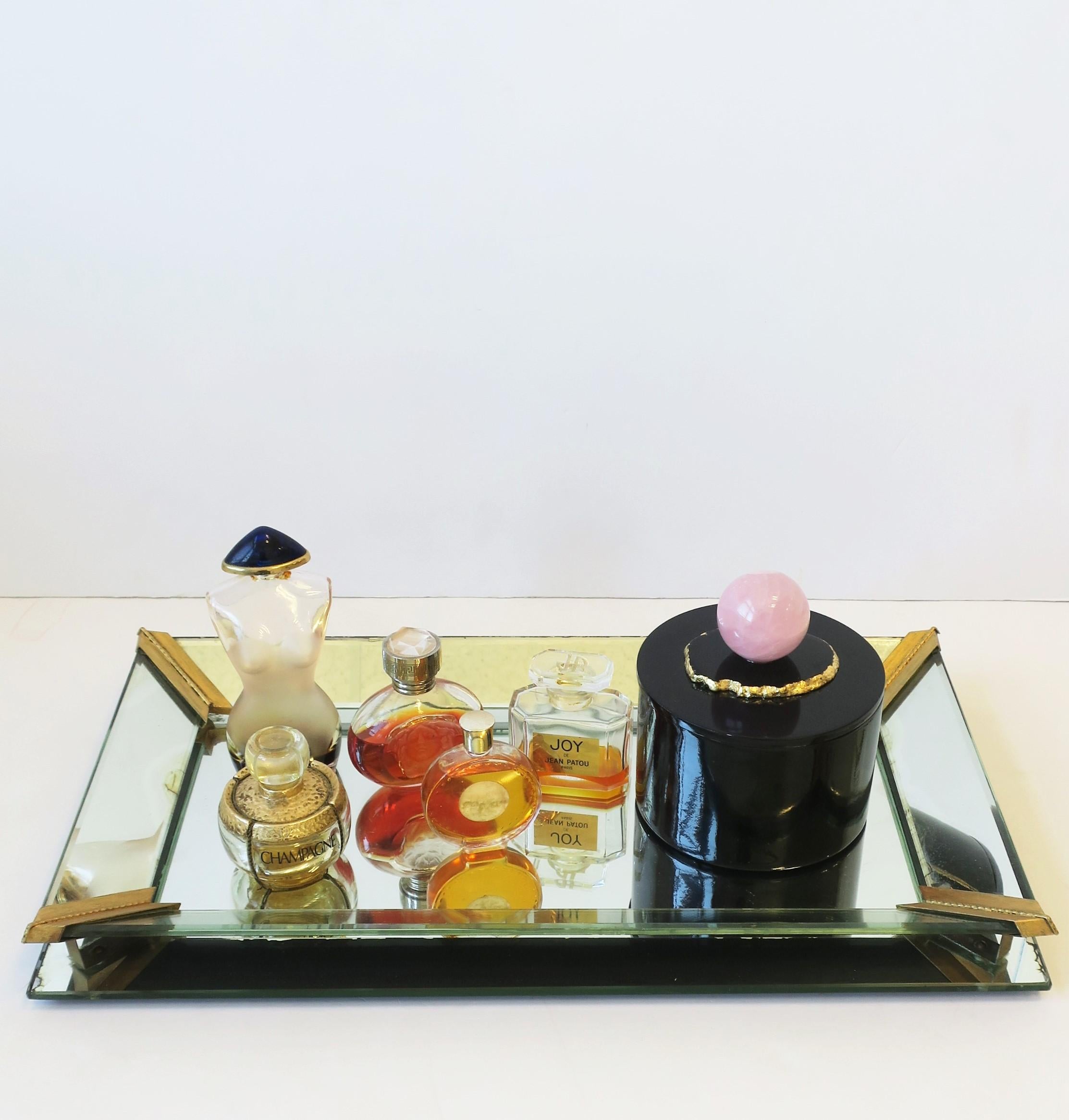 Agate Black Lacquer Box with Rose Quartz