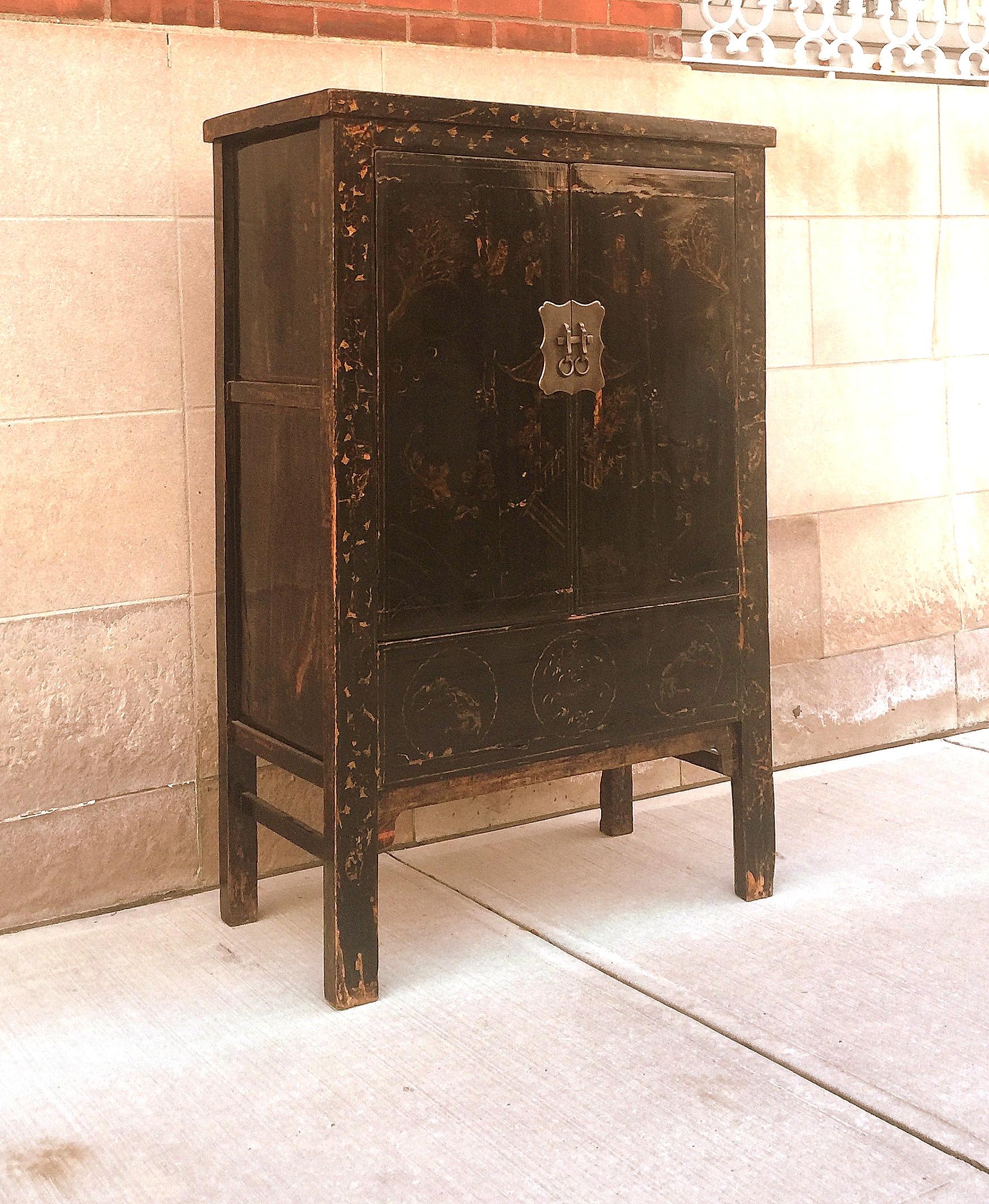 Black Lacquer Cabinet with Gilt Motif For Sale 1