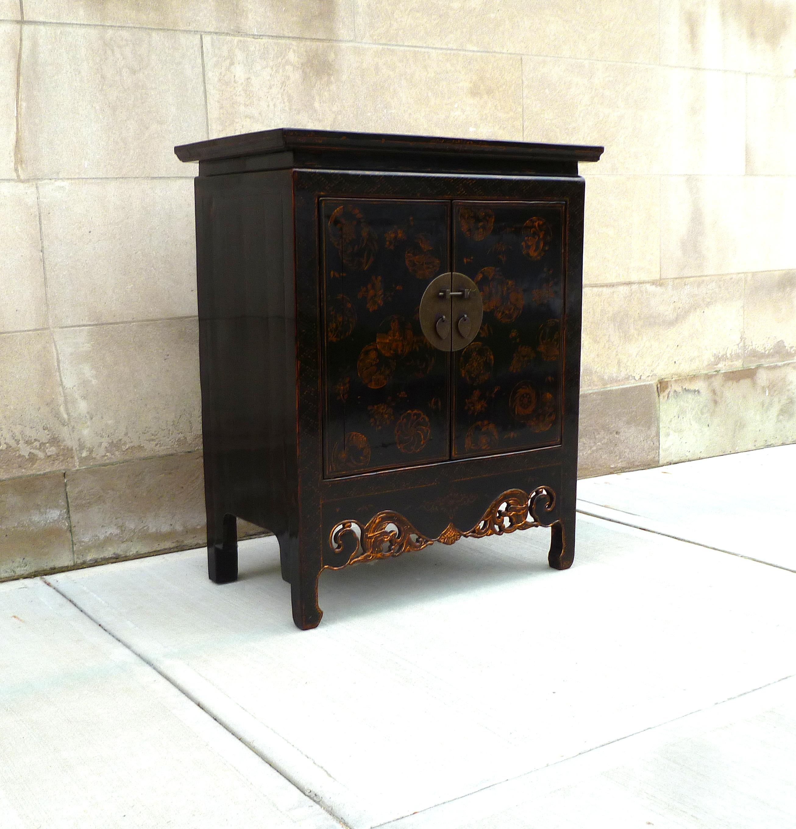 Black Lacquer Cabinet with Gilt Motif 1