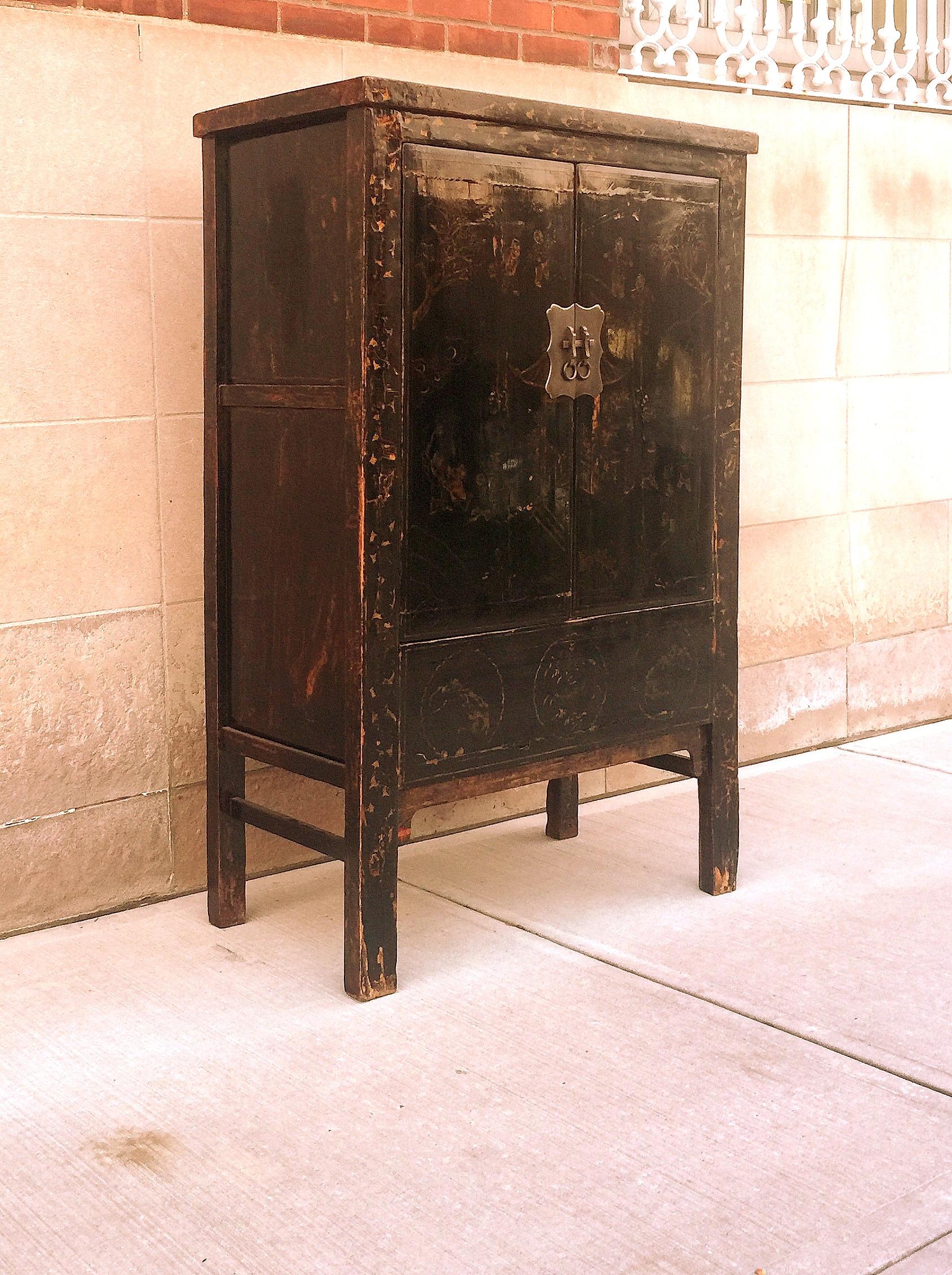 Black Lacquer Cabinet with Gilt Motif For Sale 2