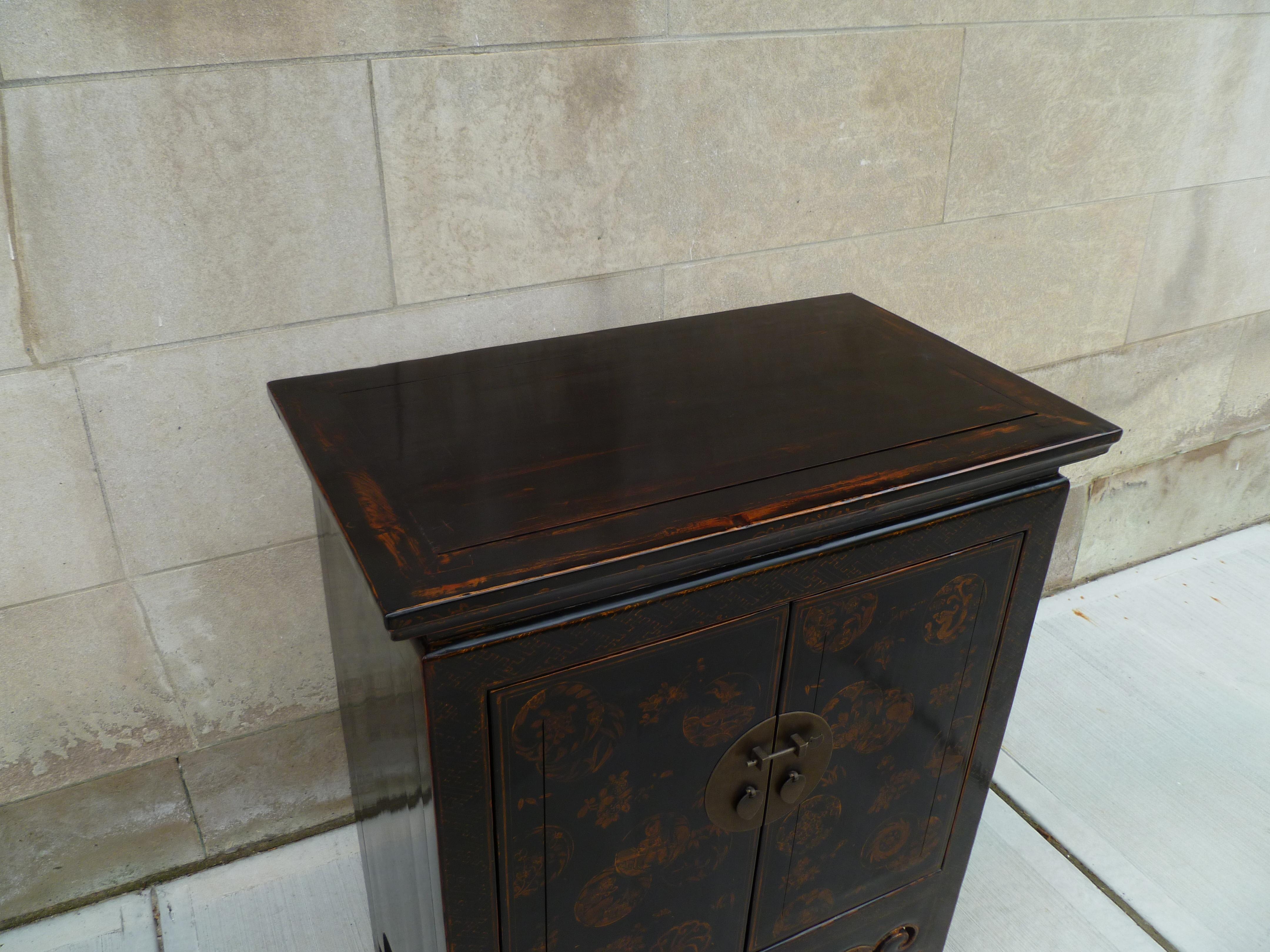 Black Lacquer Cabinet with Gilt Motif 2