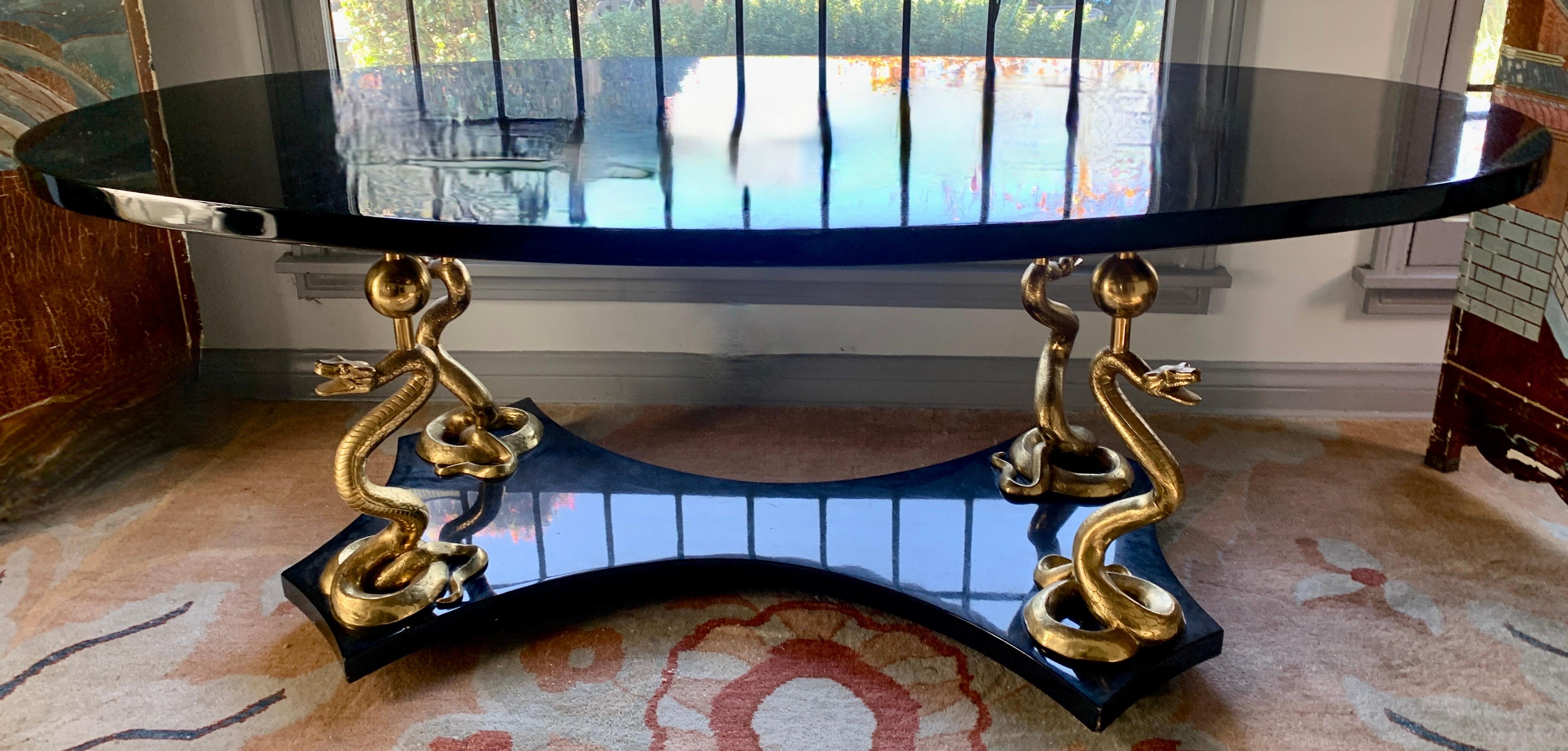 Console ou table centrale ovale en laque noire 24k avec pieds dorés d'après Salvador Dali en vente 1
