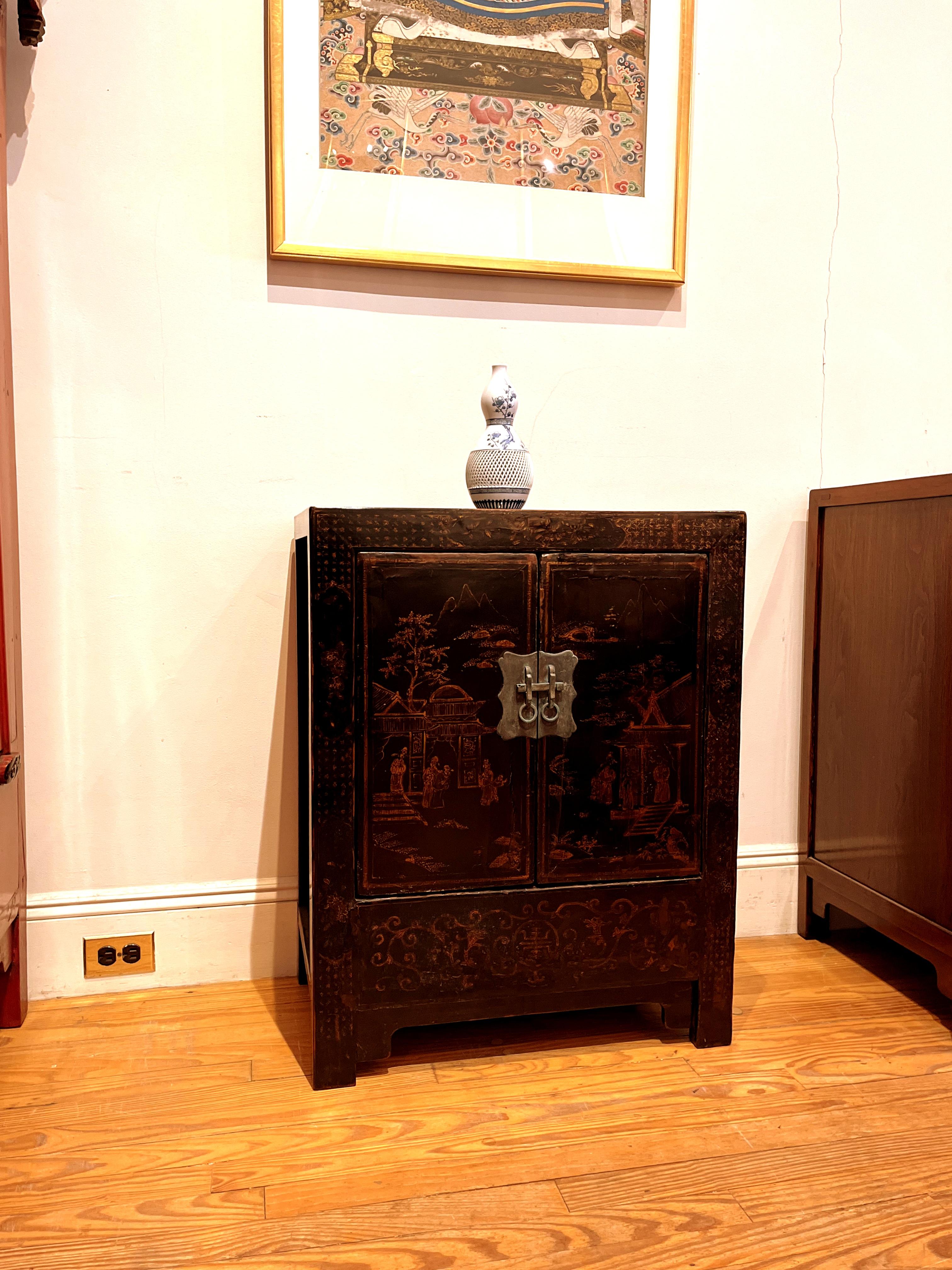 Black Lacquer Chest with Gilt Motif For Sale 6