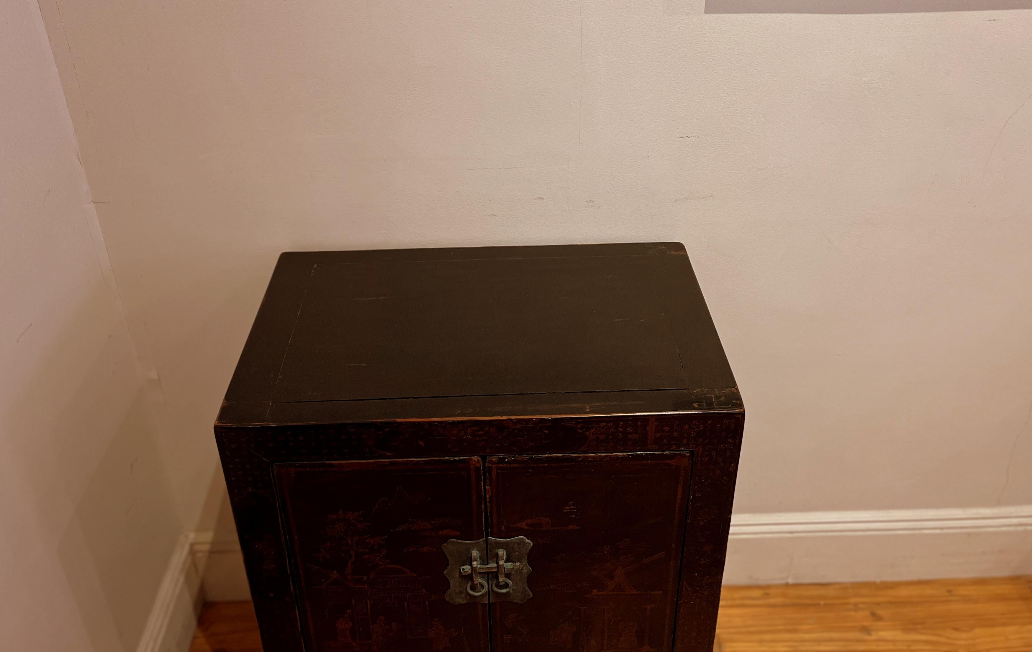 20th Century Black Lacquer Chest with Gilt Motif For Sale