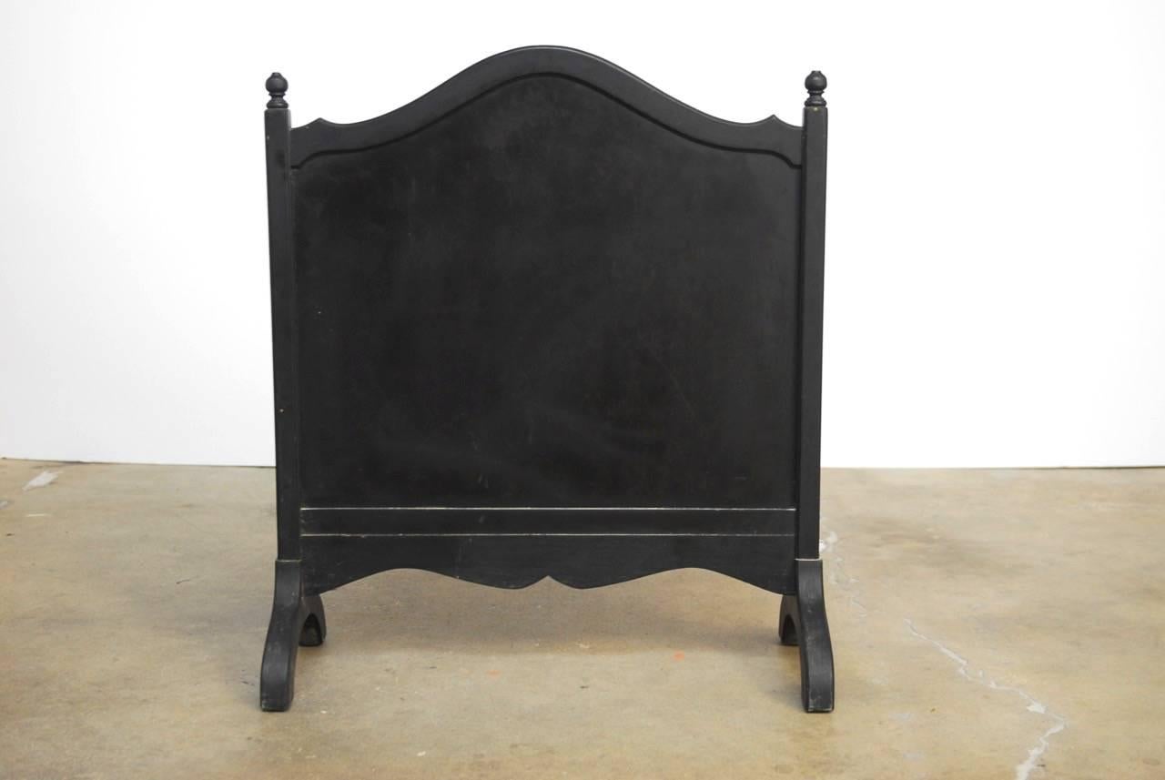 Écran de cheminée décoré de Chinoiserie en laque noire 2
