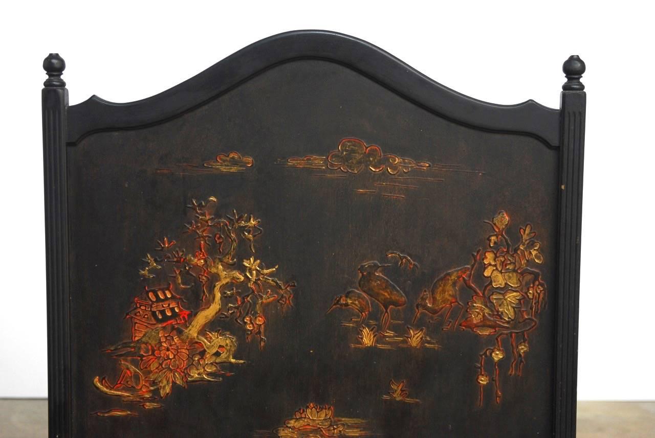 Européen Écran de cheminée décoré de Chinoiserie en laque noire