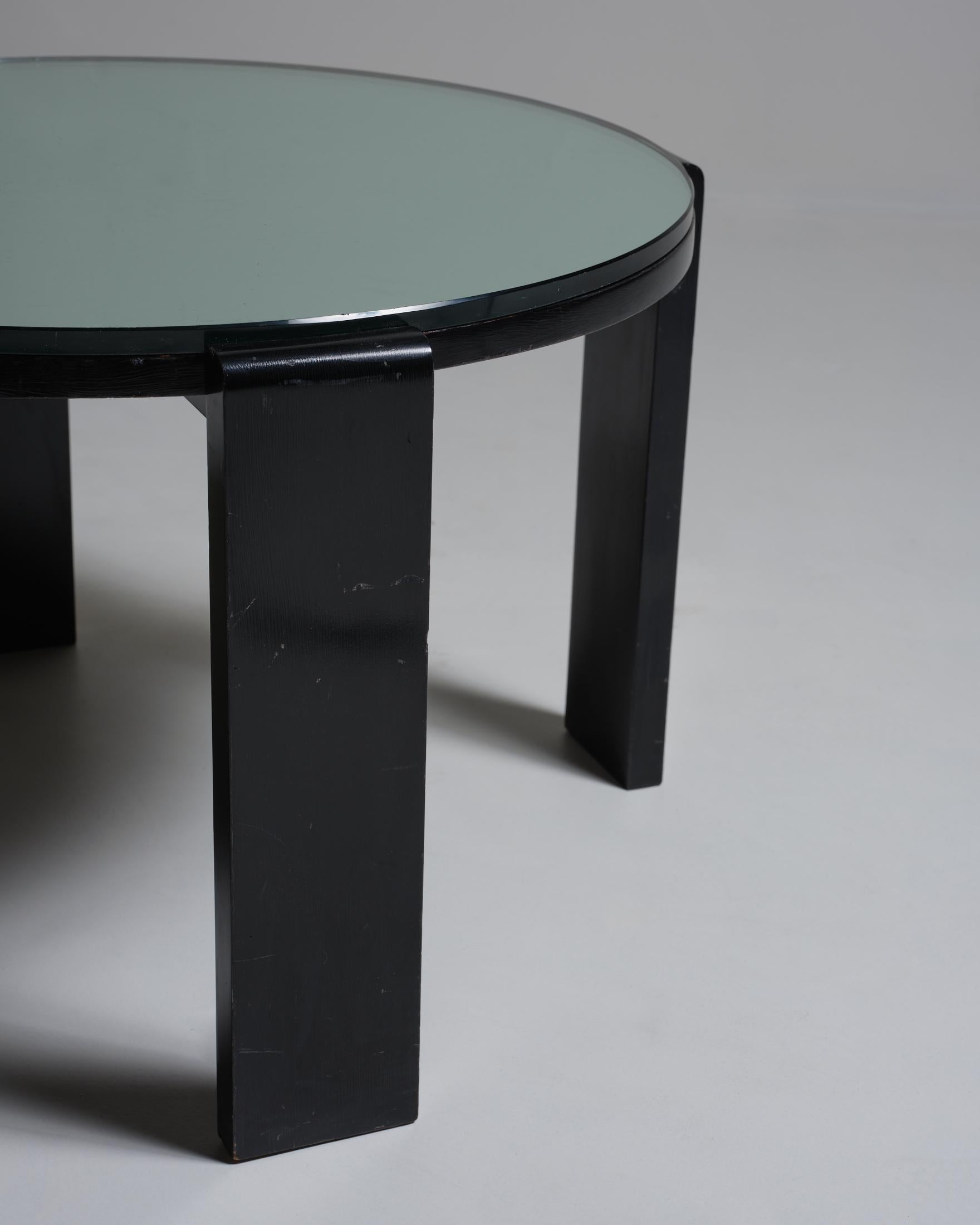 Milieu du XXe siècle Table basse en laque noire de Jacques Adnet en vente