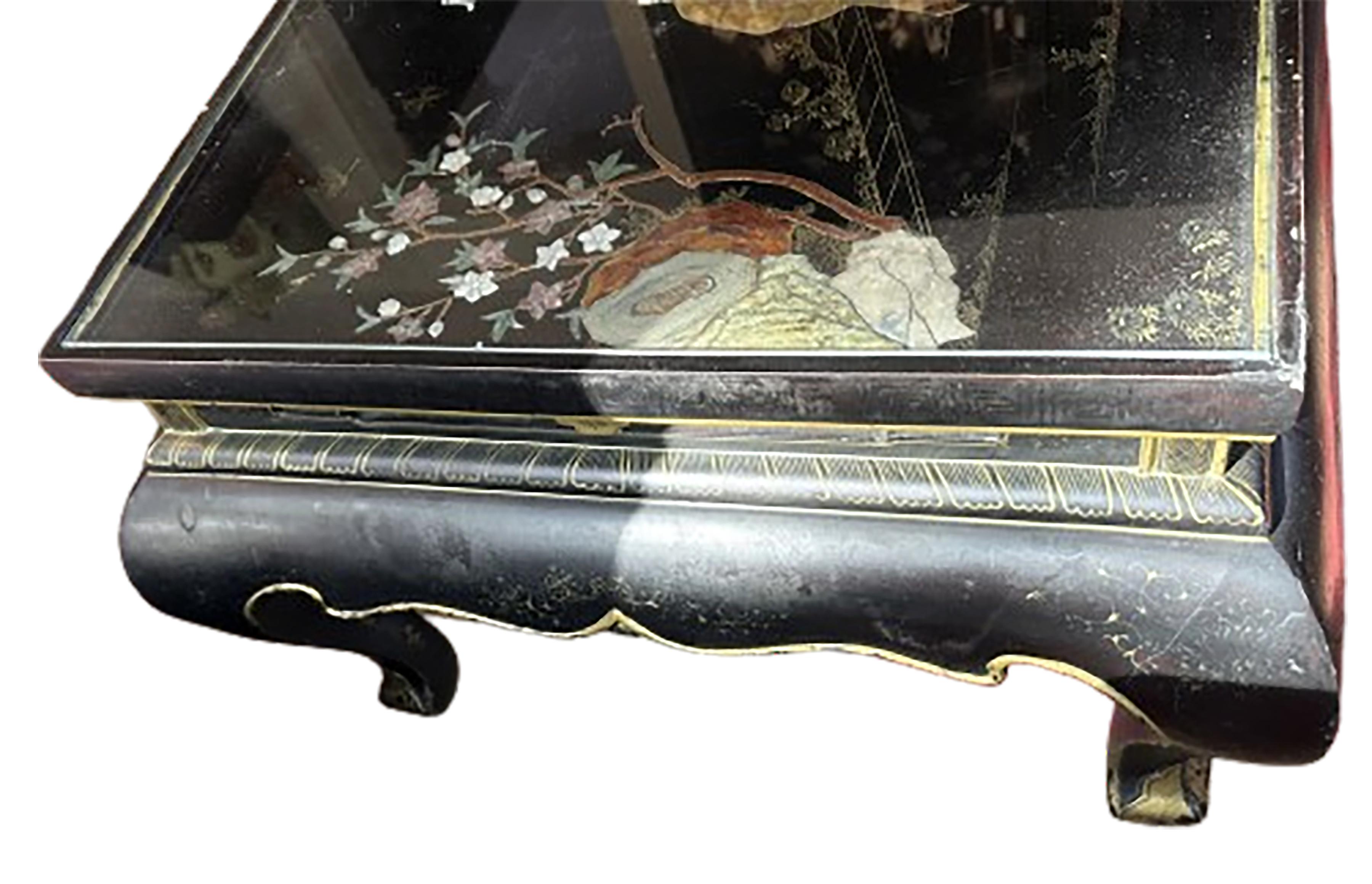 20th Century Black Lacquer Coffee Table with Inlaid Chinoiserie and Glass Insert