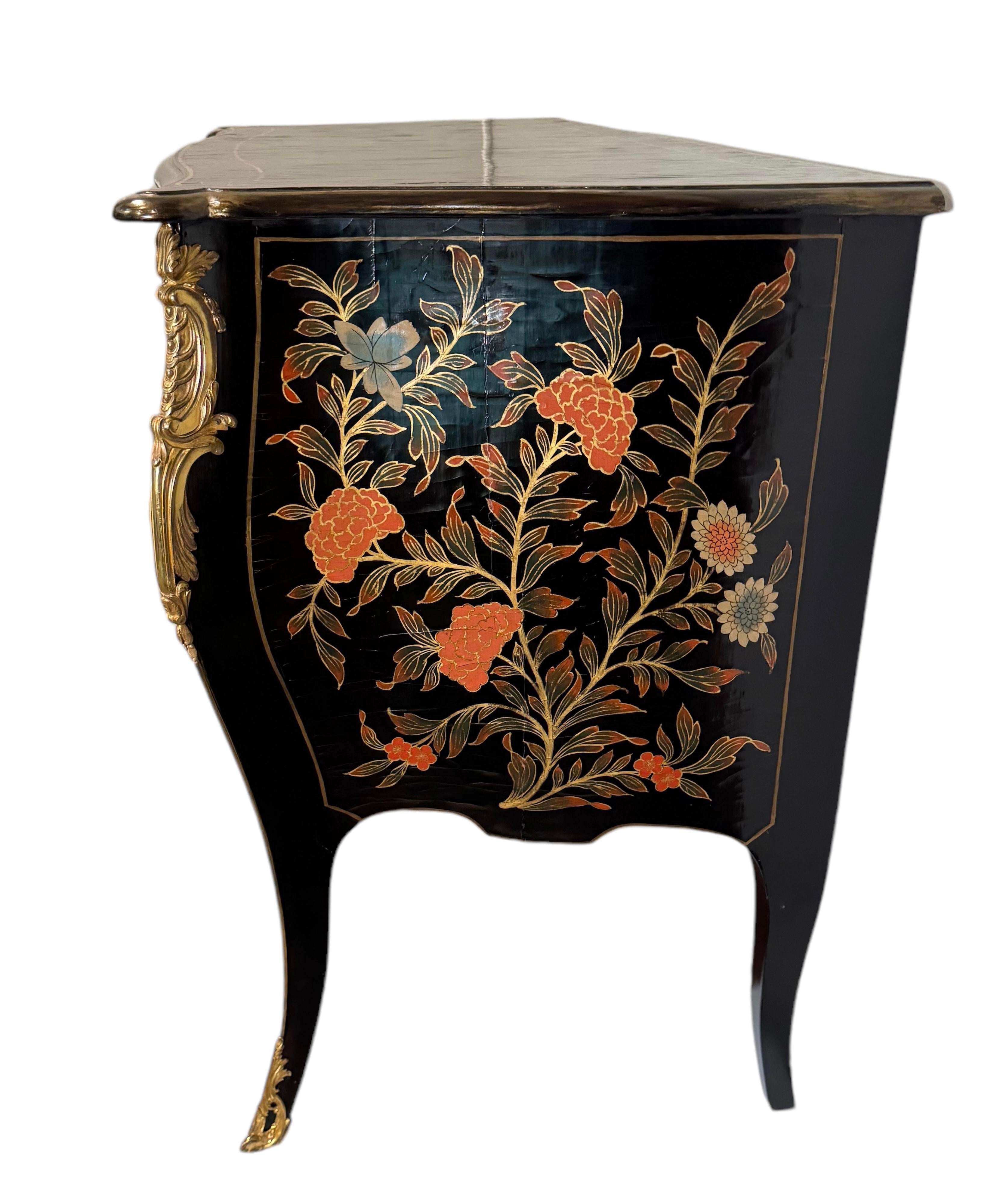 Commode in lacca nera (20° secolo) In condizioni buone in vendita a Huntington, NY