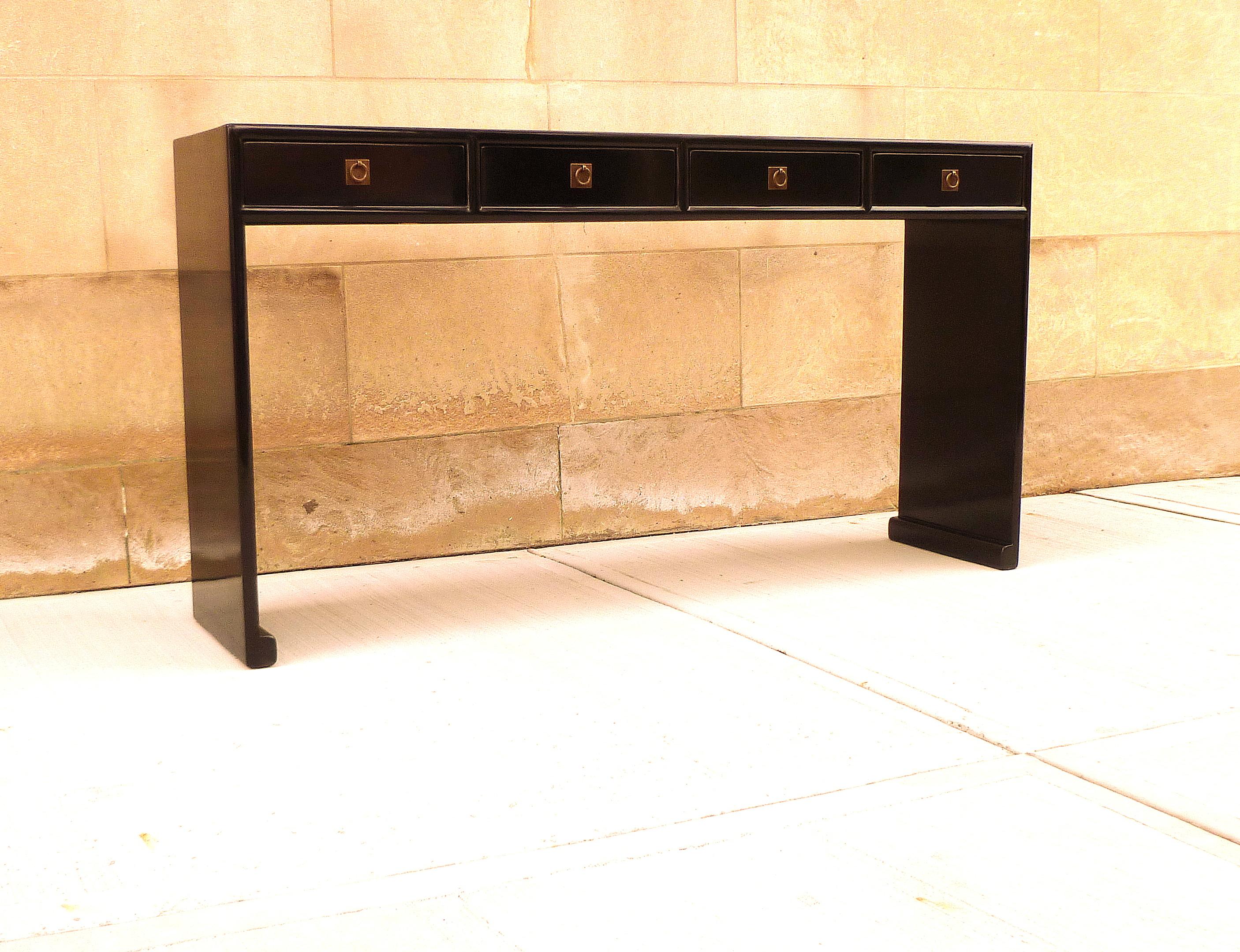 Black Lacquer Console Table In Good Condition In Greenwich, CT