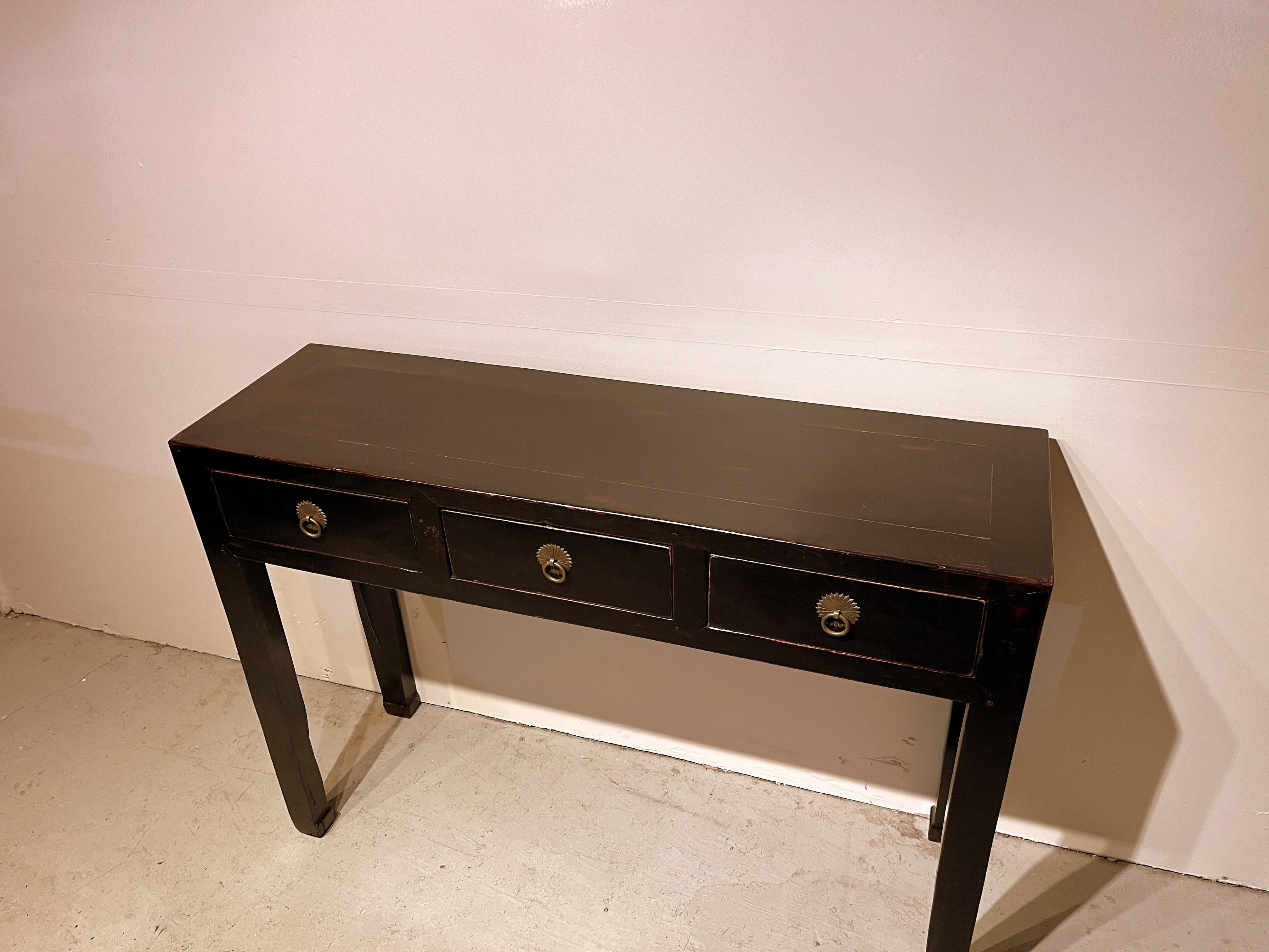 Mesa consola lacada en negro en venta 2