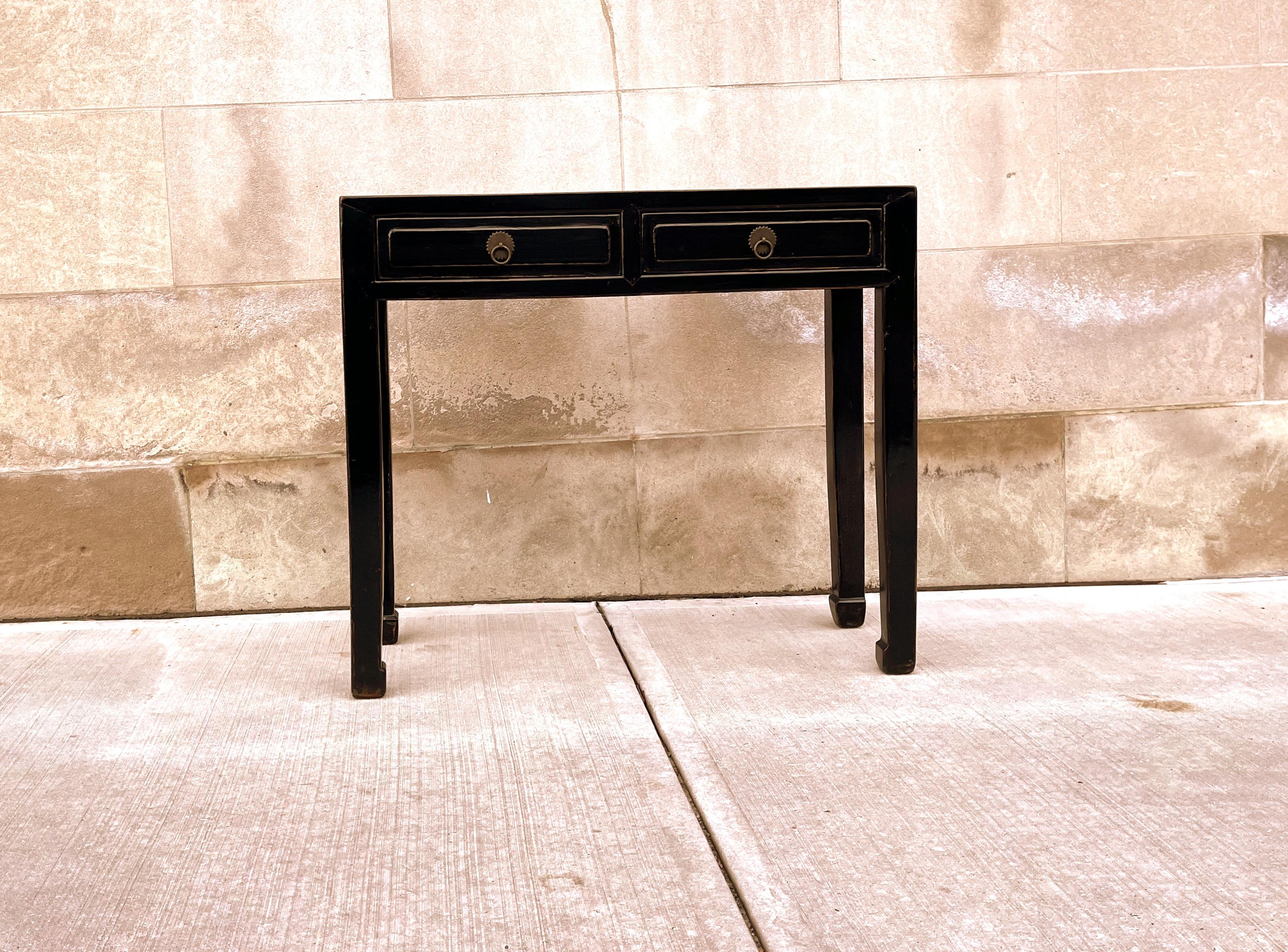 console laquee noire