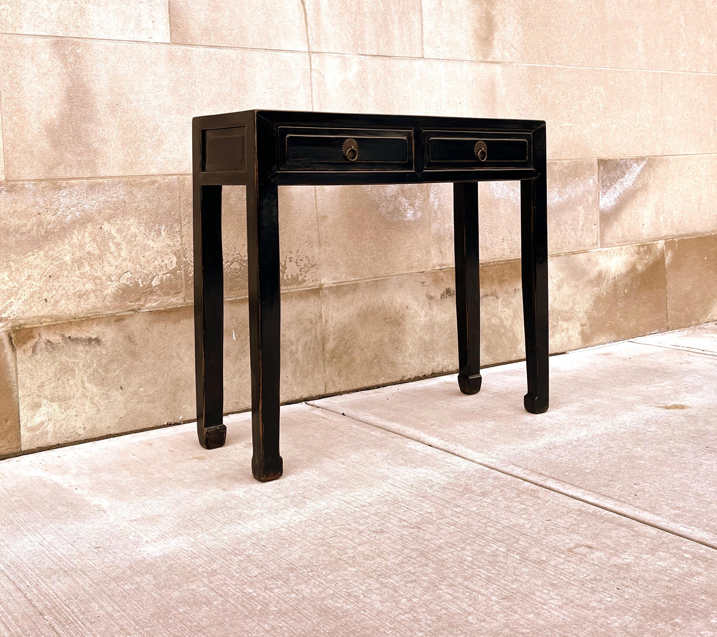 Chinois Table console en laque noire avec tiroirs