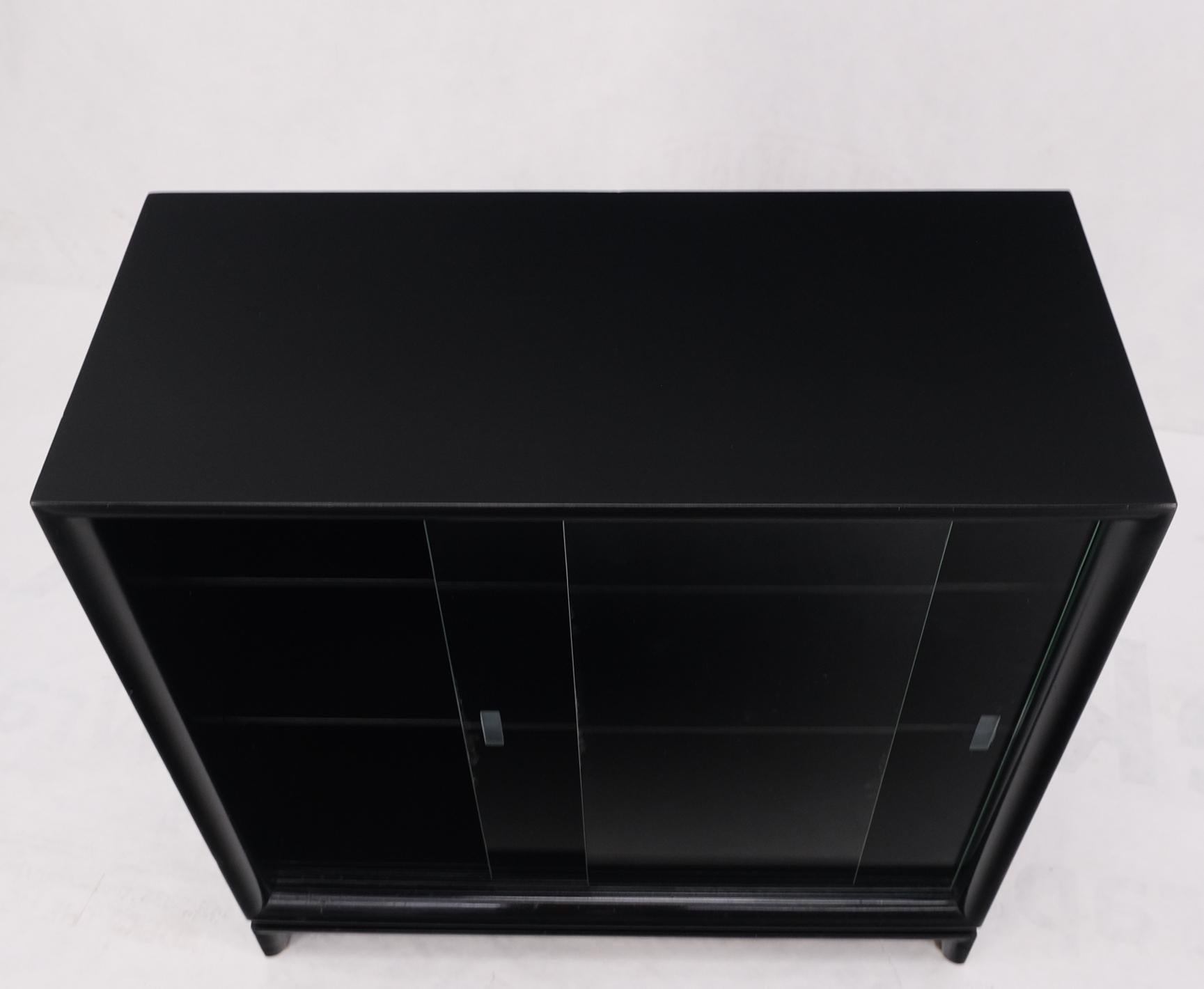 Black Lacquer Double Glass Sliding Doors Bracket Feet Petit Bookcase Shelves For Sale 5