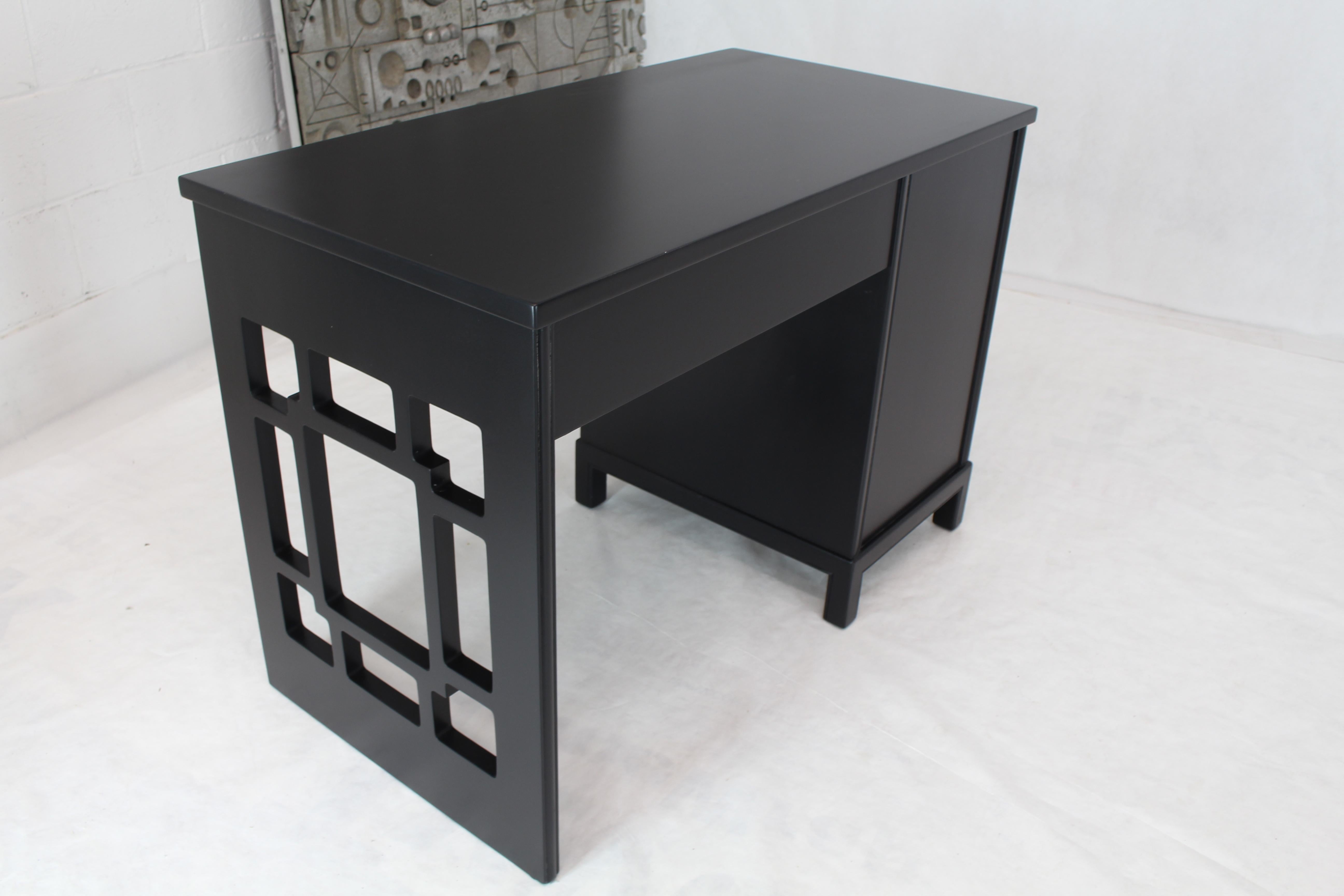 Black Lacquer Ebonized Finish Mid-Century Modern Desk Writing Table 1