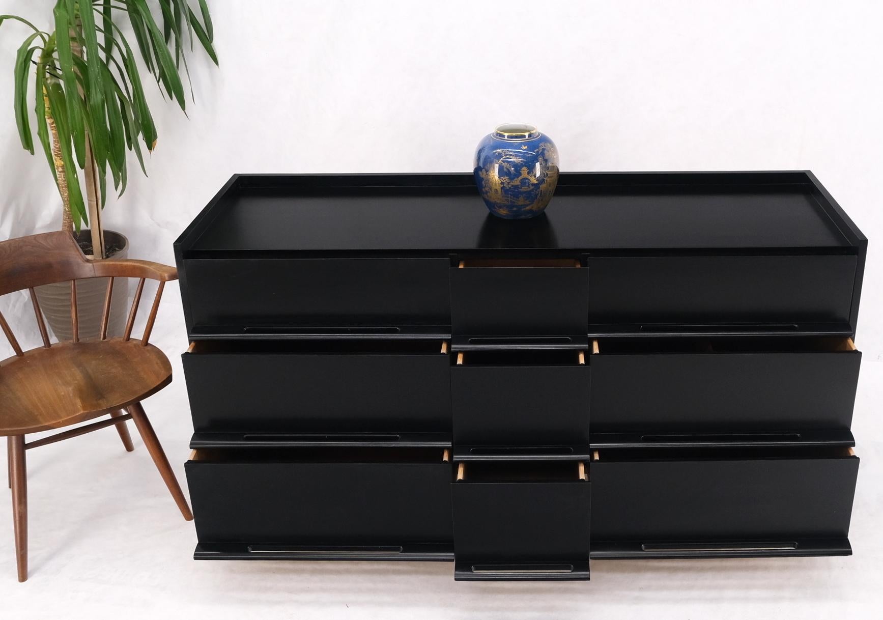 20th Century Black Lacquer Ebonized Pieced Wood Pulls Gallery Top 9 Drawers Dresser Credenza For Sale