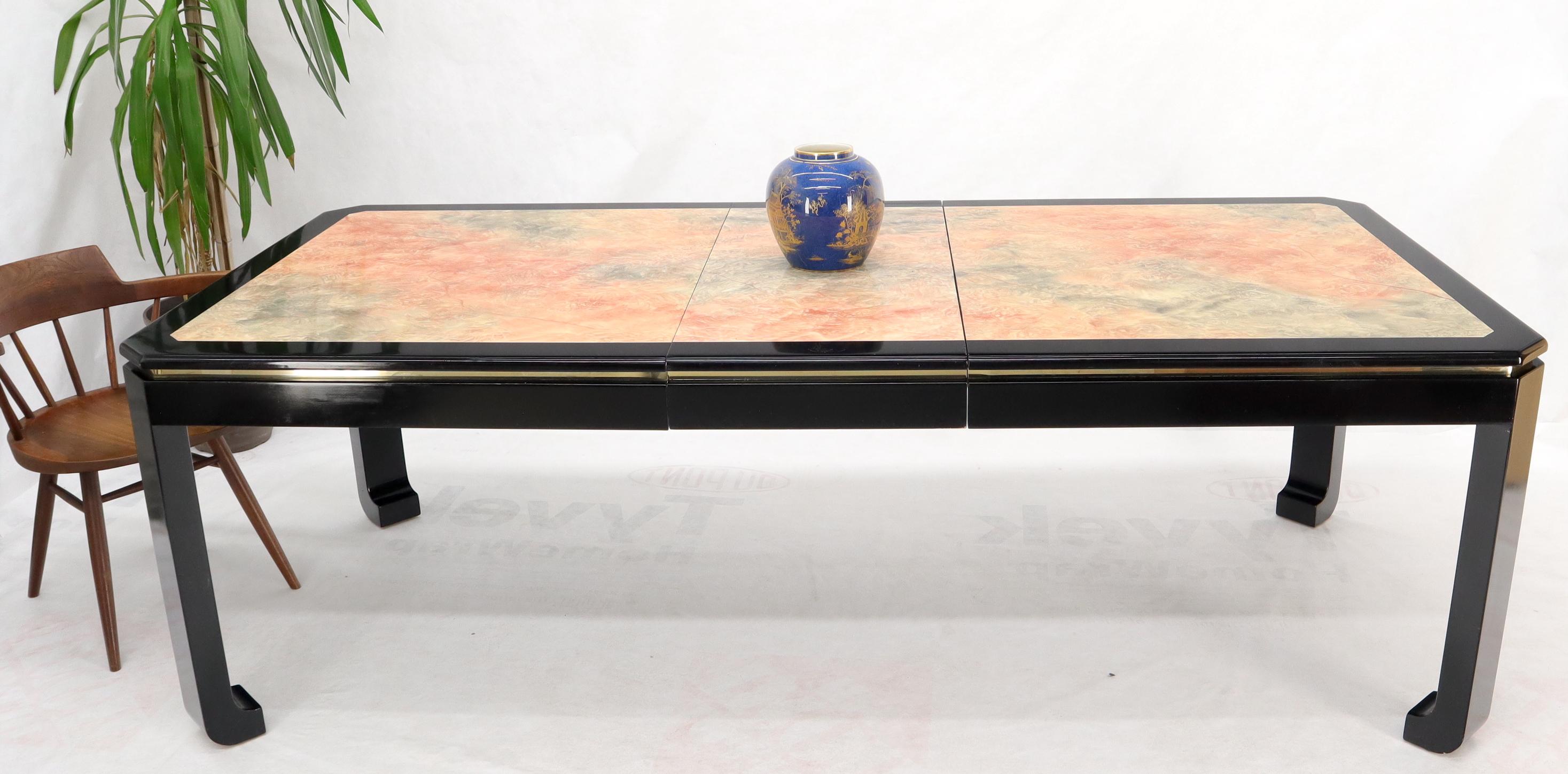Black Lacquer Faux Stone Marble Finish Dining Table with Leave Extension Board In Good Condition For Sale In Rockaway, NJ