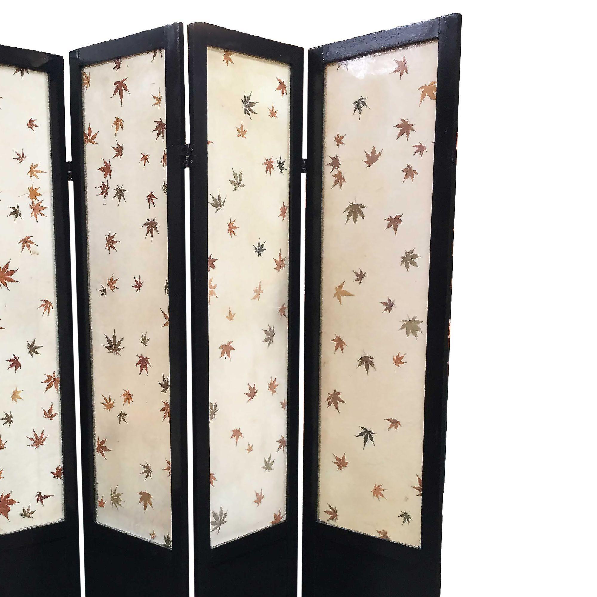 Black Lacquer Folding Screen w/ Fiberglass Maple Leaf Inserts In Excellent Condition For Sale In Van Nuys, CA