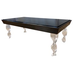 Table basse Grosfeld House en laque noire avec plateau en vitrolite noire et pieds en lucite