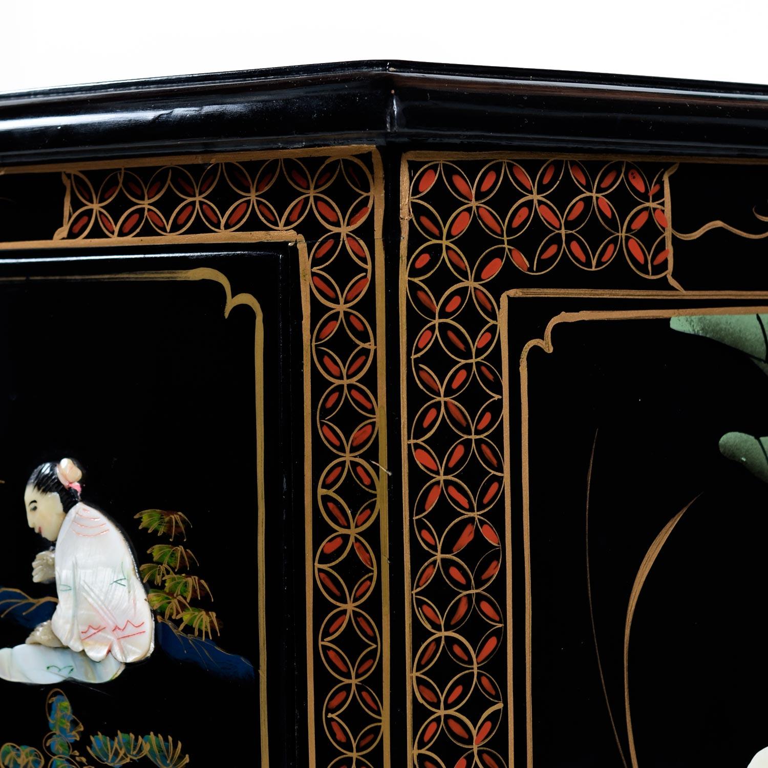 Black Lacquer Hand Painted Chinoiserie Dresser with Mother of Pearl Figures 2