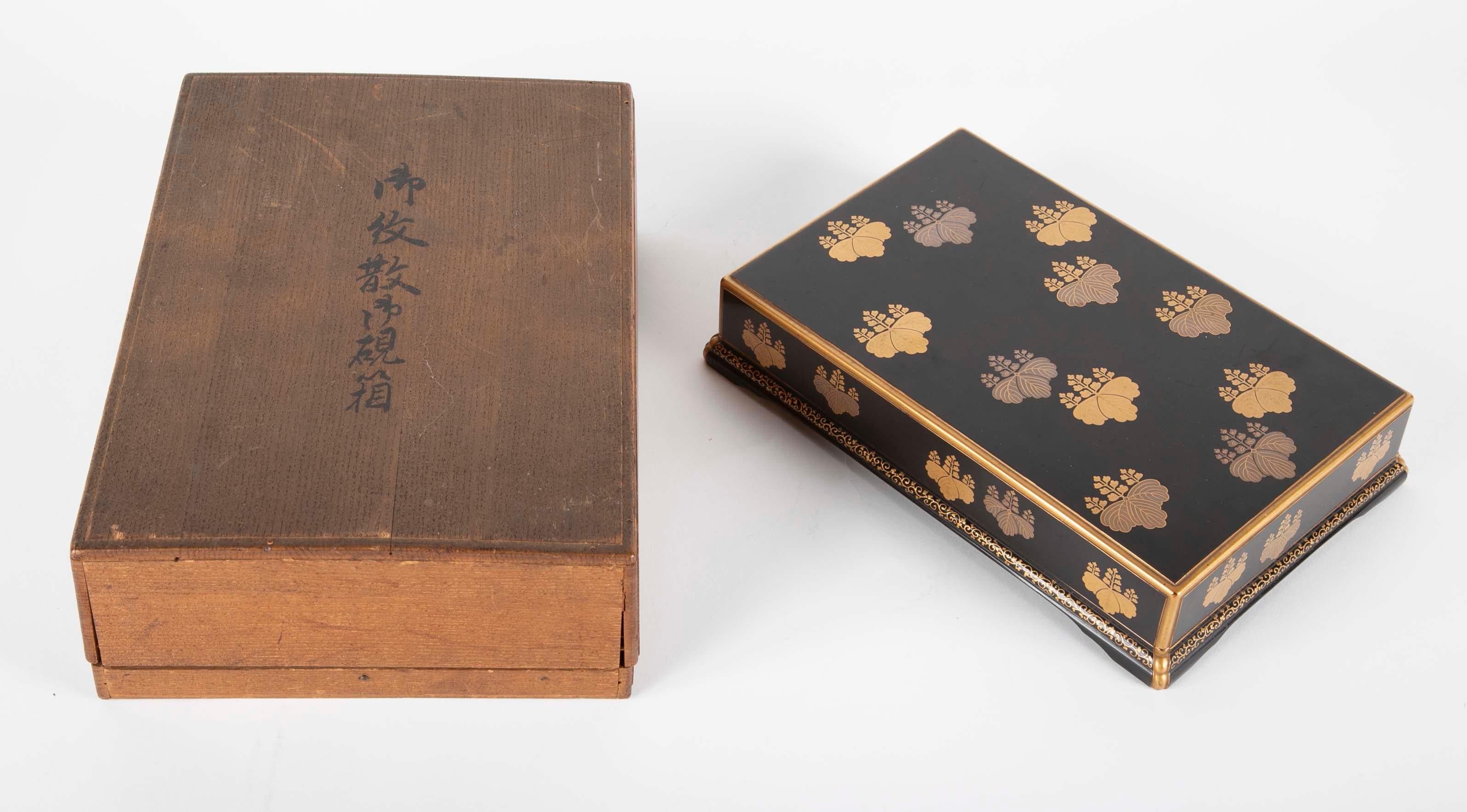 Black Lacquer Japanese Ink Stone Box in Presentation Case 6