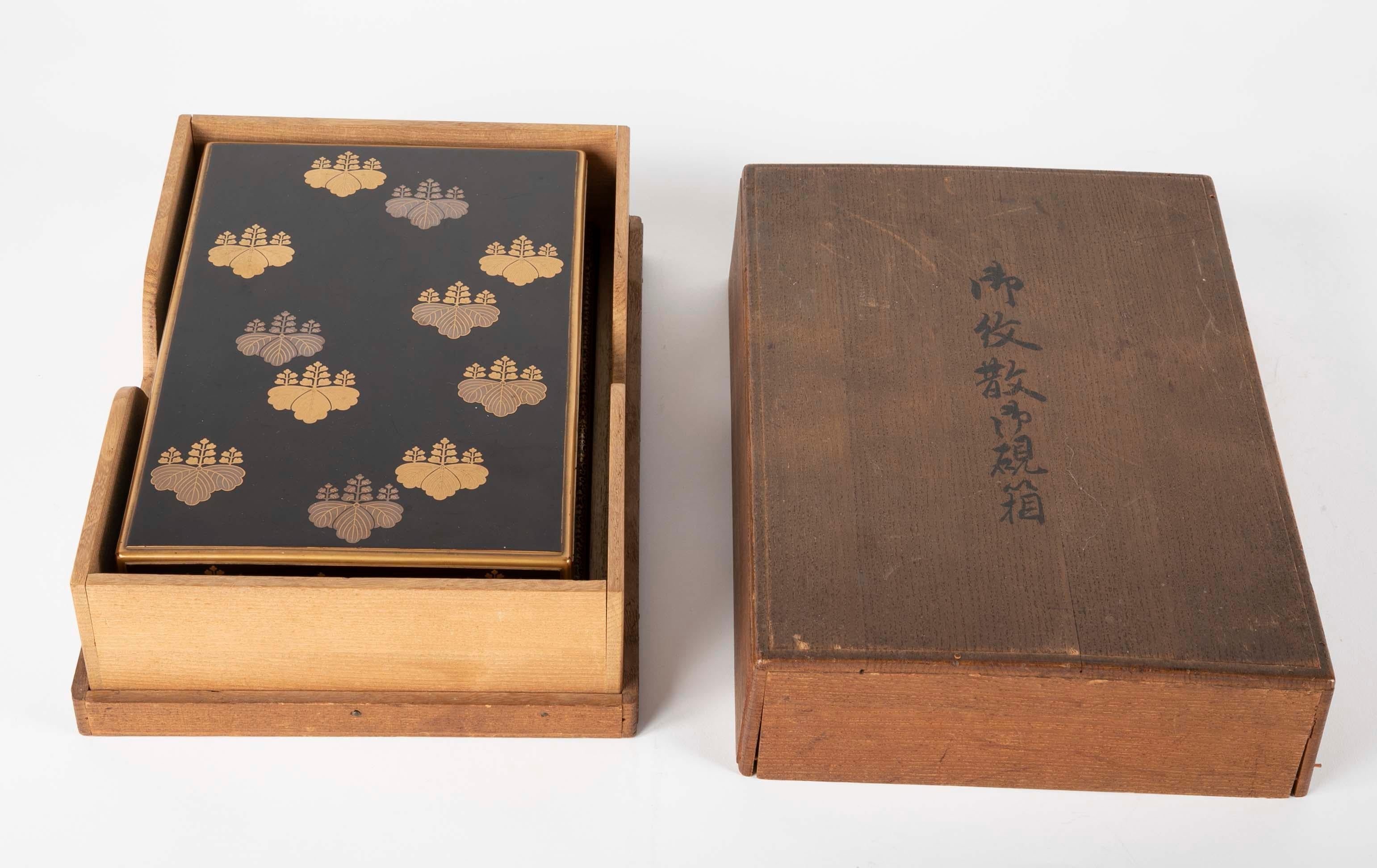 Black Lacquer Japanese Ink Stone Box in Presentation Case 10