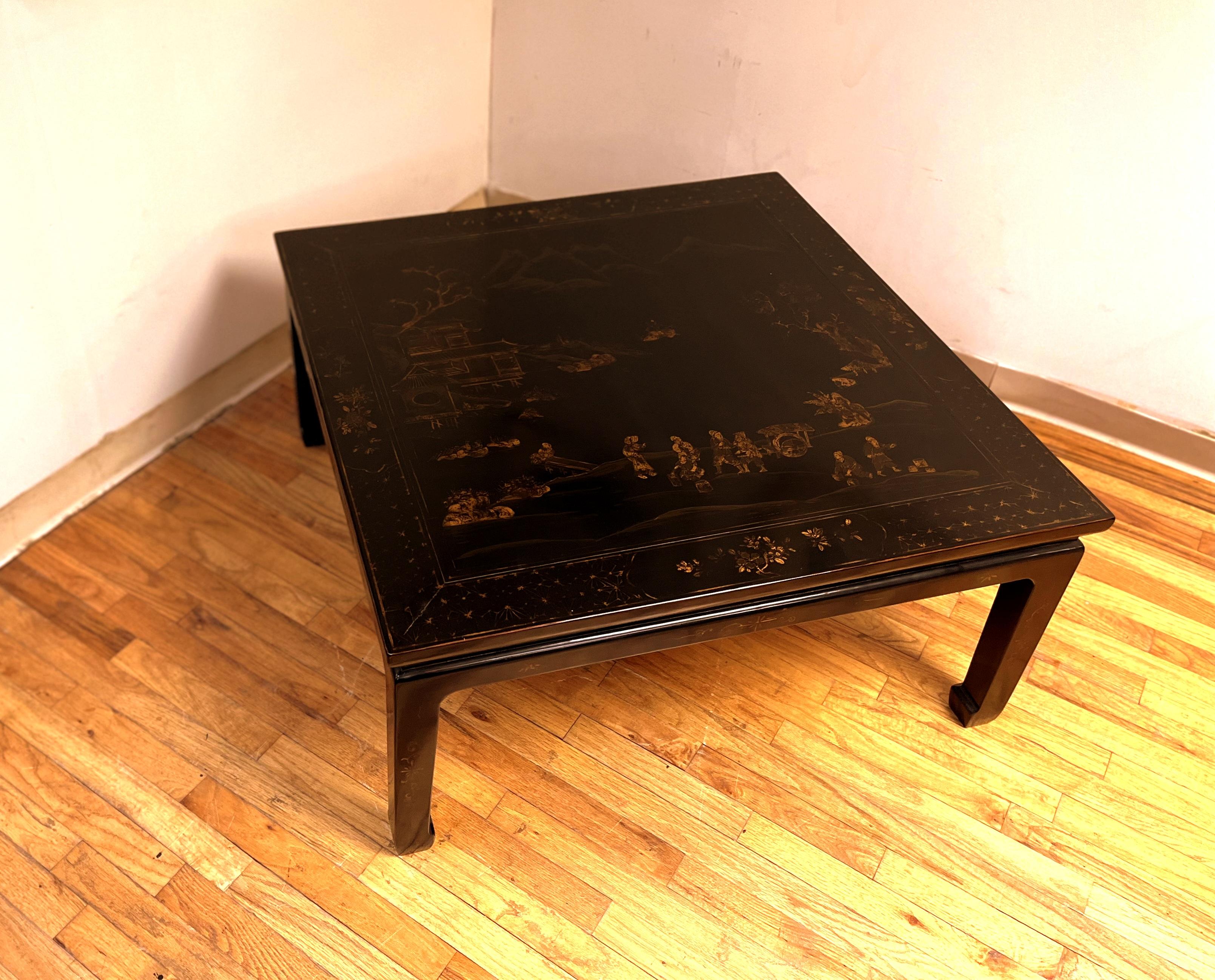Niedriger Tisch aus schwarzem Lack mit vergoldetem Motiv im Angebot 4