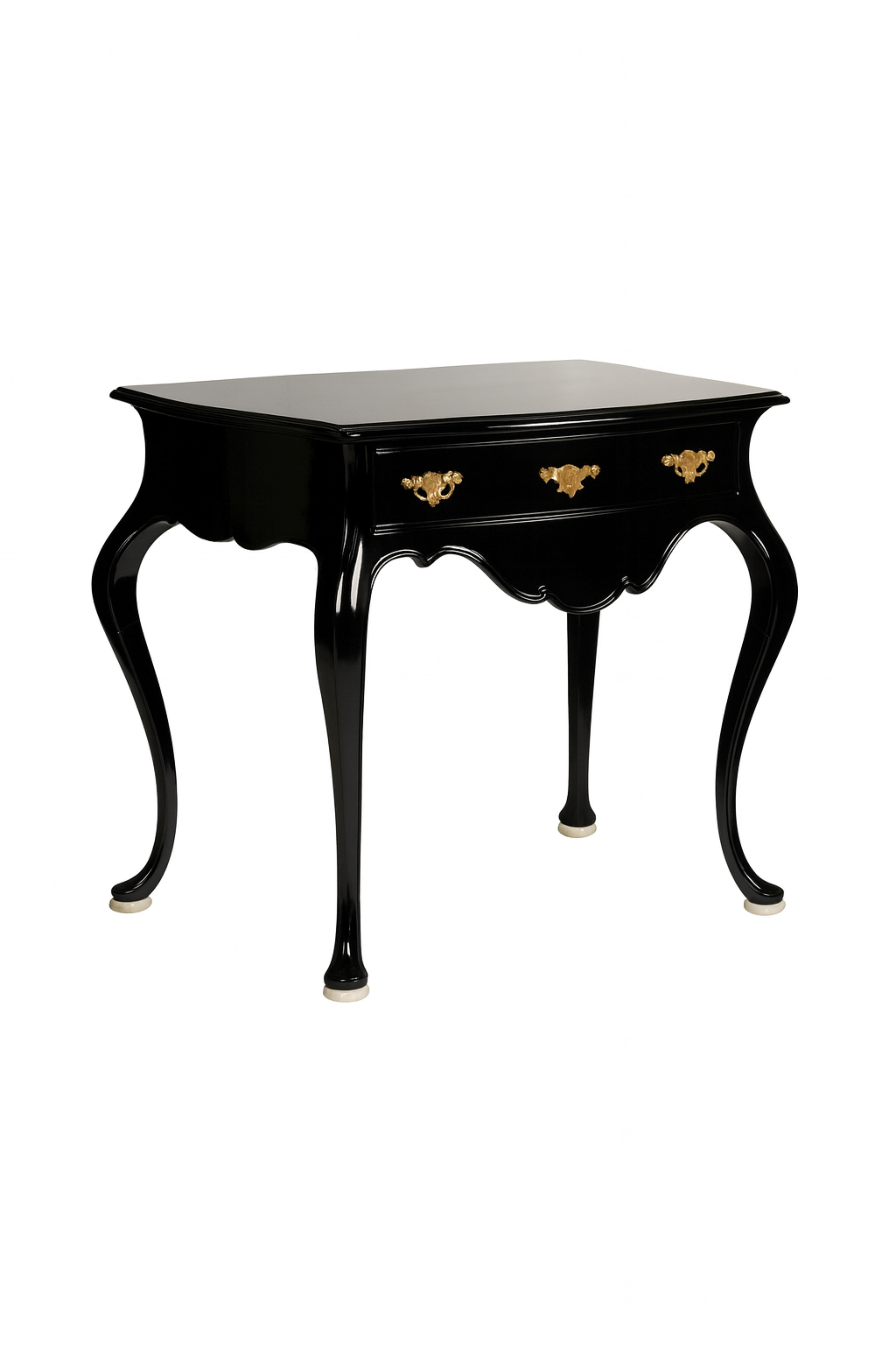 Black Lacquer Off White Baroque Styled Commode, 19th Century In Good Condition For Sale In Lisbon, PT