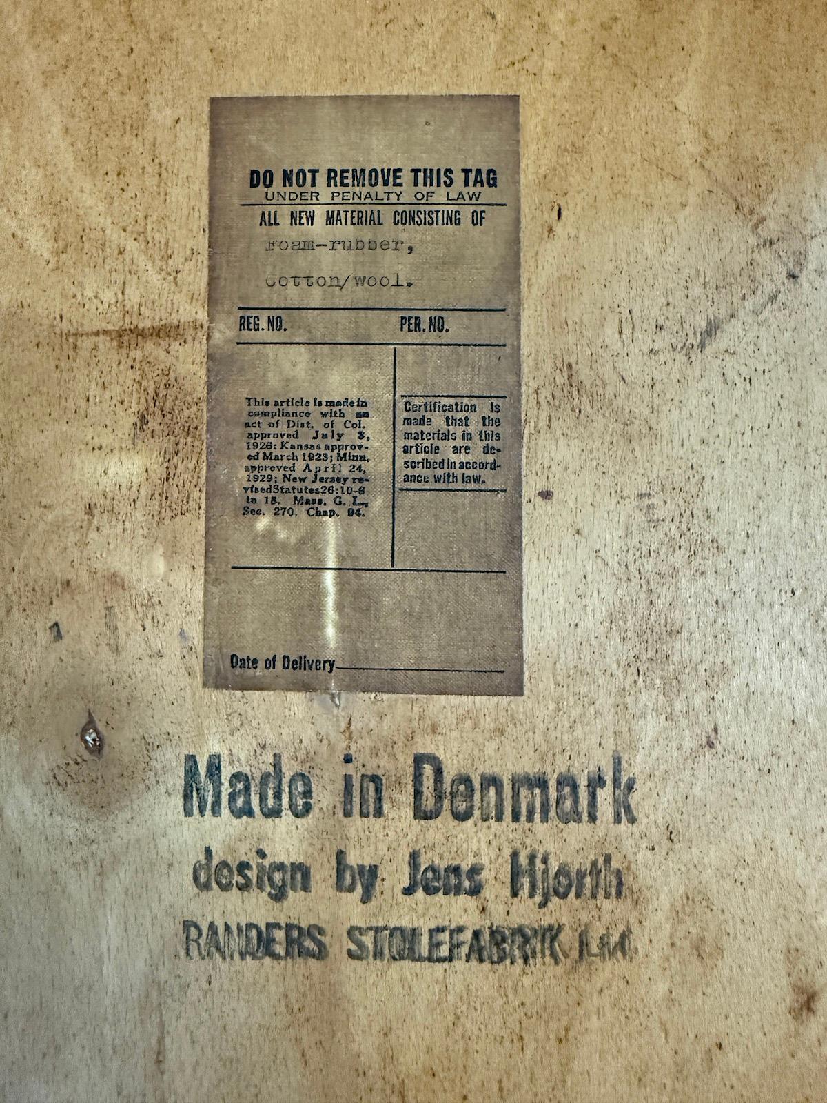 Loungesessel aus schwarzem Lack und olivfarbenem Leder von Jens Hjorth für Randers Stolefabrik (Mitte des 20. Jahrhunderts) im Angebot