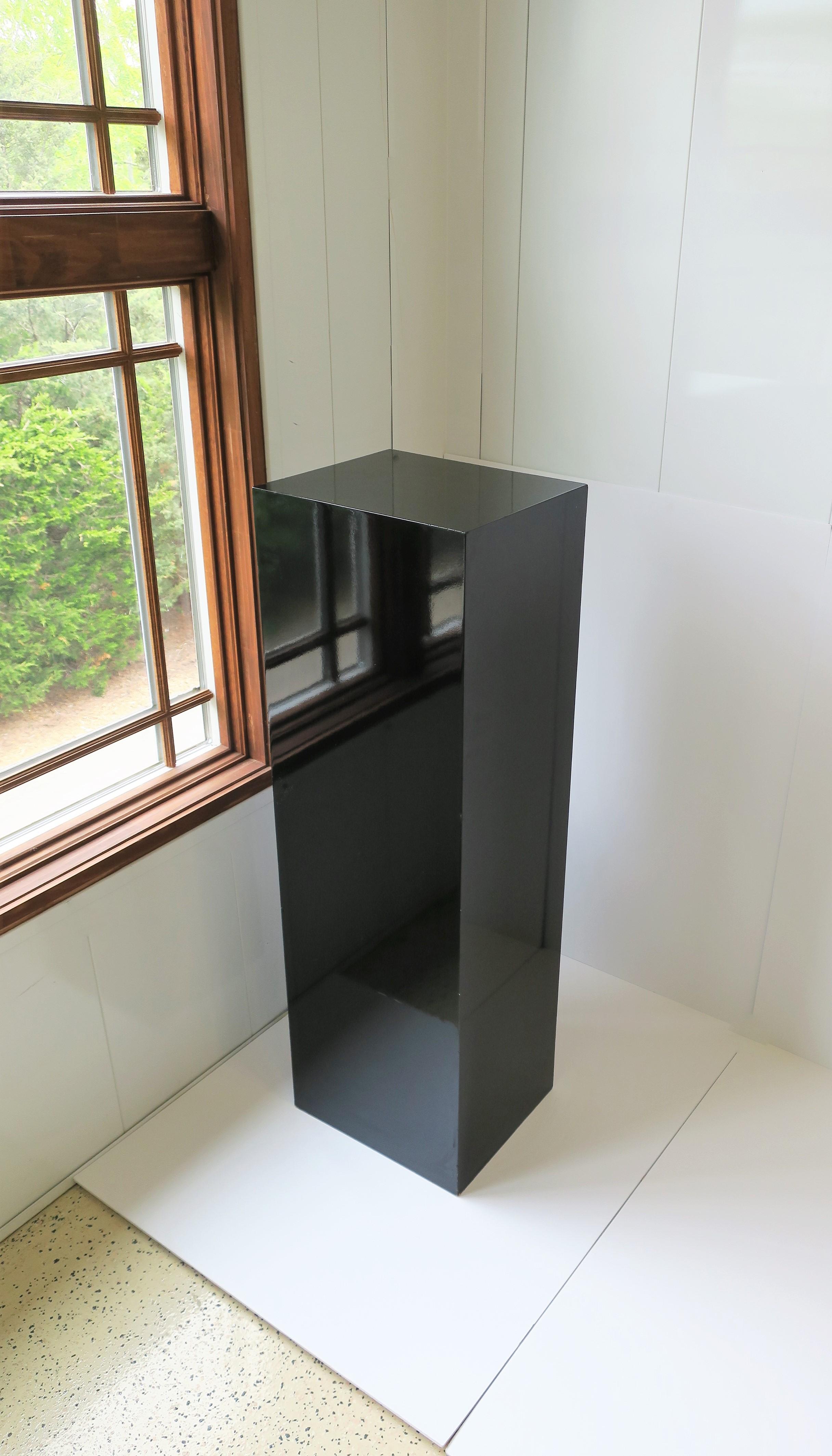 Modern Black Lacquer Pedestal Column Pillar Stand, ca. 1990s In Good Condition In New York, NY