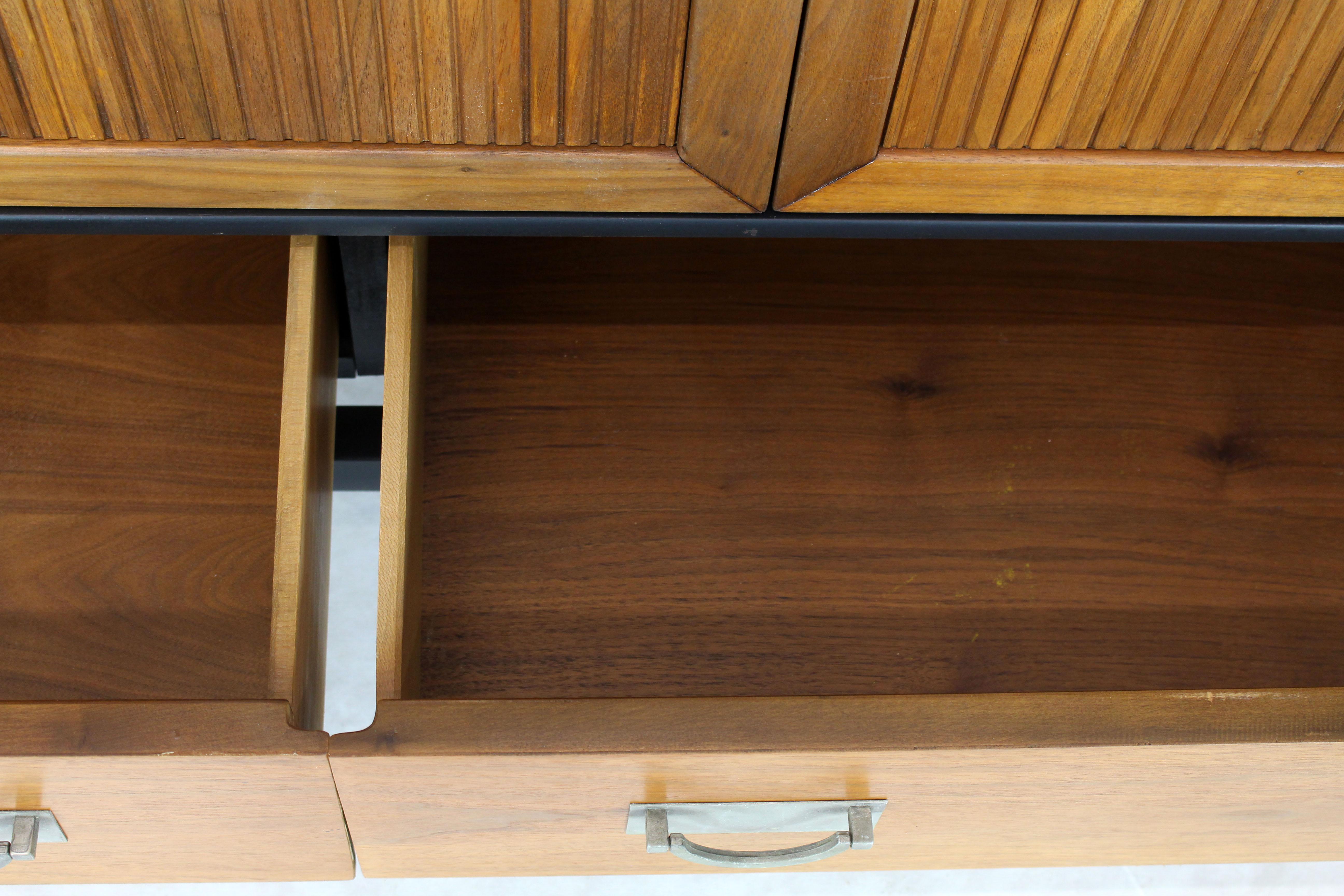 Black Lacquer Walnut Accordion Double-Door Compartment Credenza Server Dresser 3