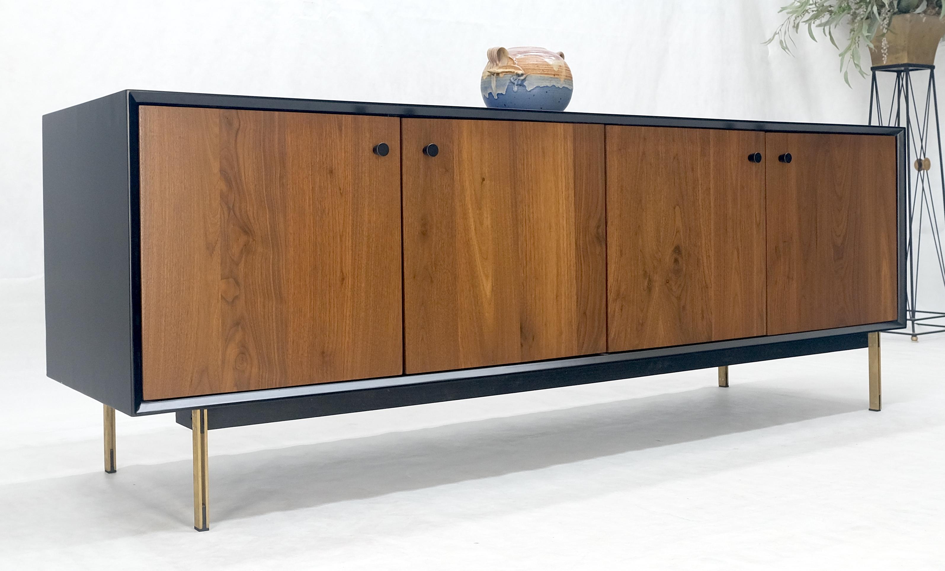 Lacca nera Noce Gambe in ottone 77
