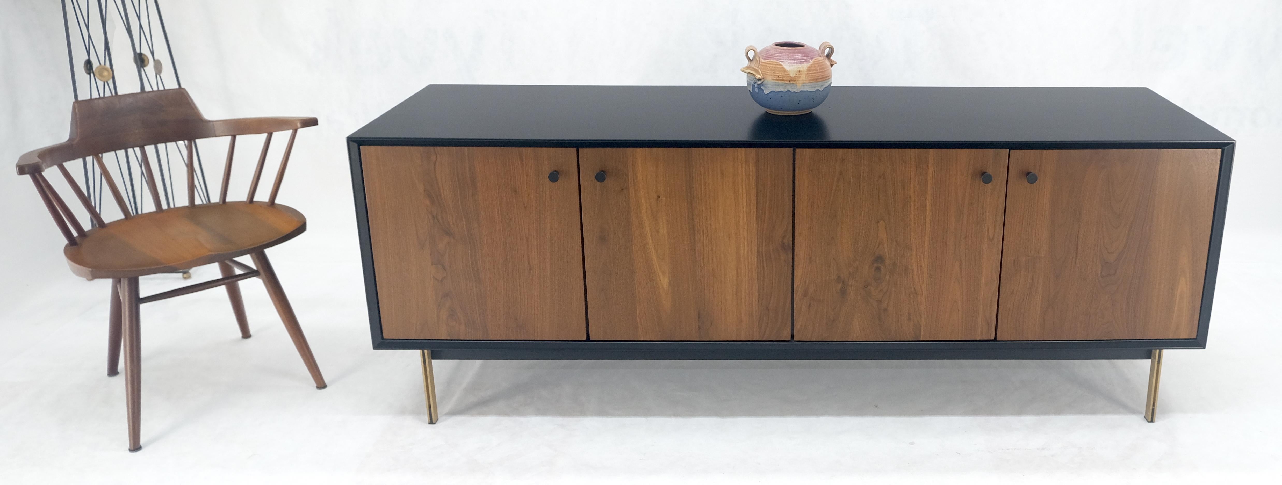 Lacca nera Noce Gambe in ottone 77