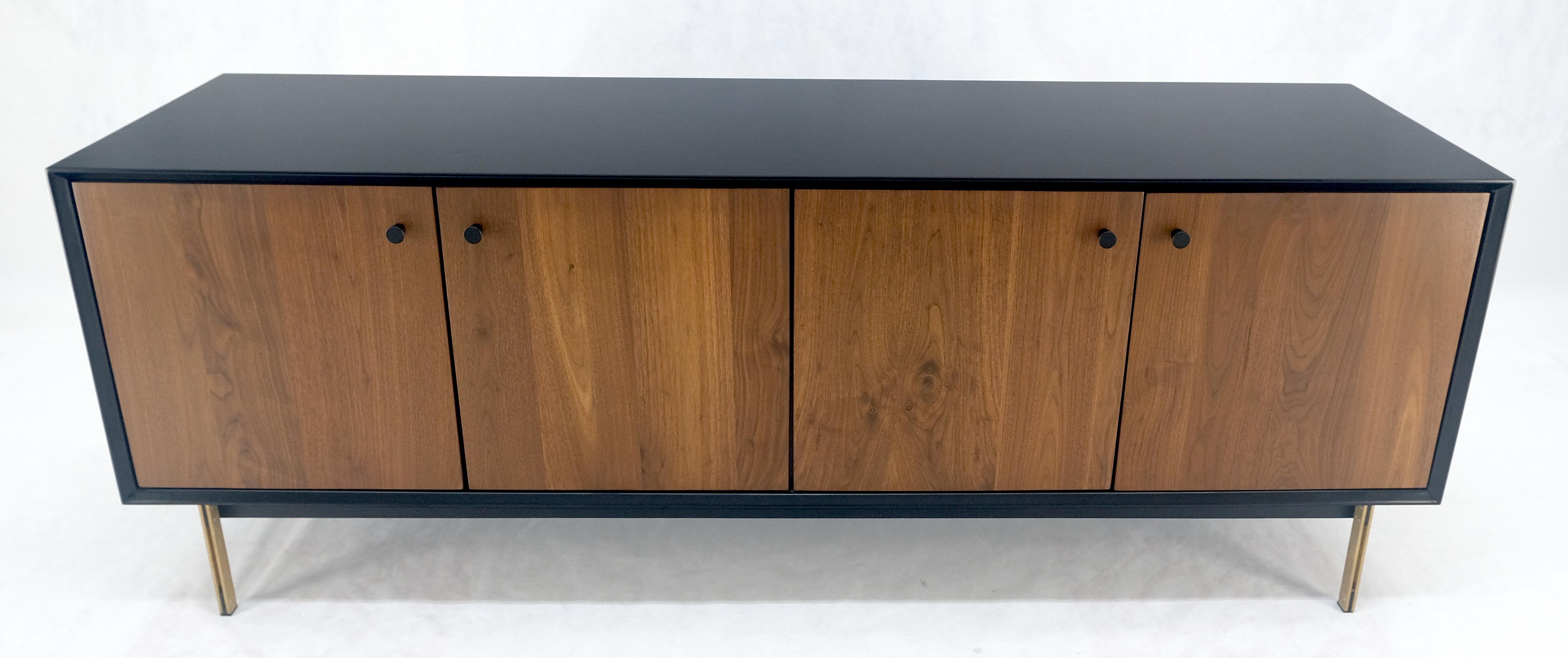 Mid-Century moderno Lacca nera Noce Gambe in ottone 77