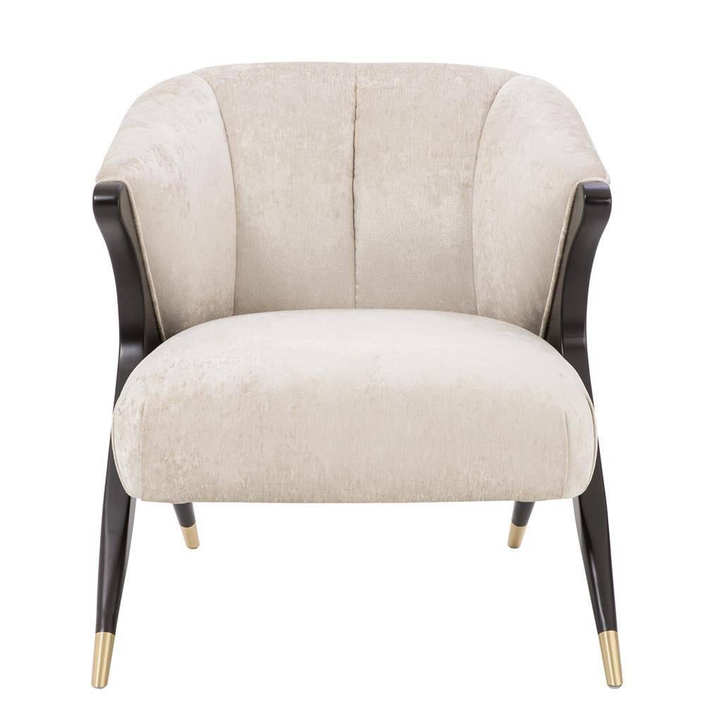 Piedi in legno laccato nero con finitura in ottone e poltrone da salotto in velluto bianco sporco in stile Mid-Century Modern alla maniera di Karpen of California (articoli nuovi, mai usati!).