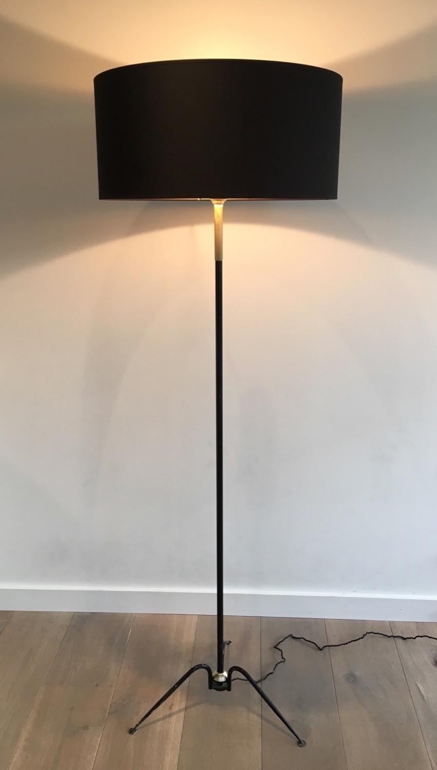 Mid-Century Modern Black Lacquered and Brass Design Floor Lamp in the Style of Lunel For Sale