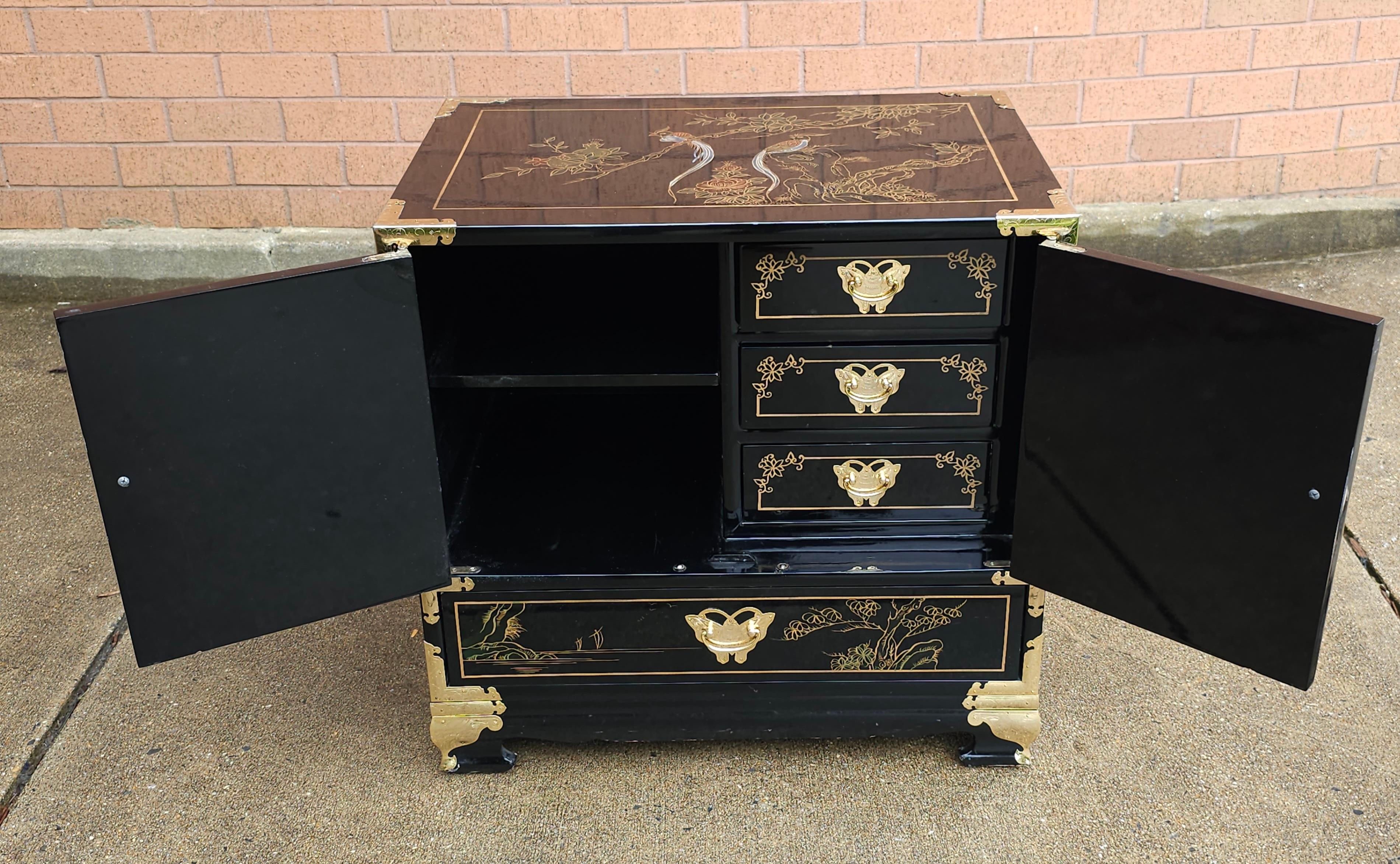 Black Lacquered and Brass Mounted Chinoiserie Decorated Side Cabinet In Good Condition For Sale In Germantown, MD