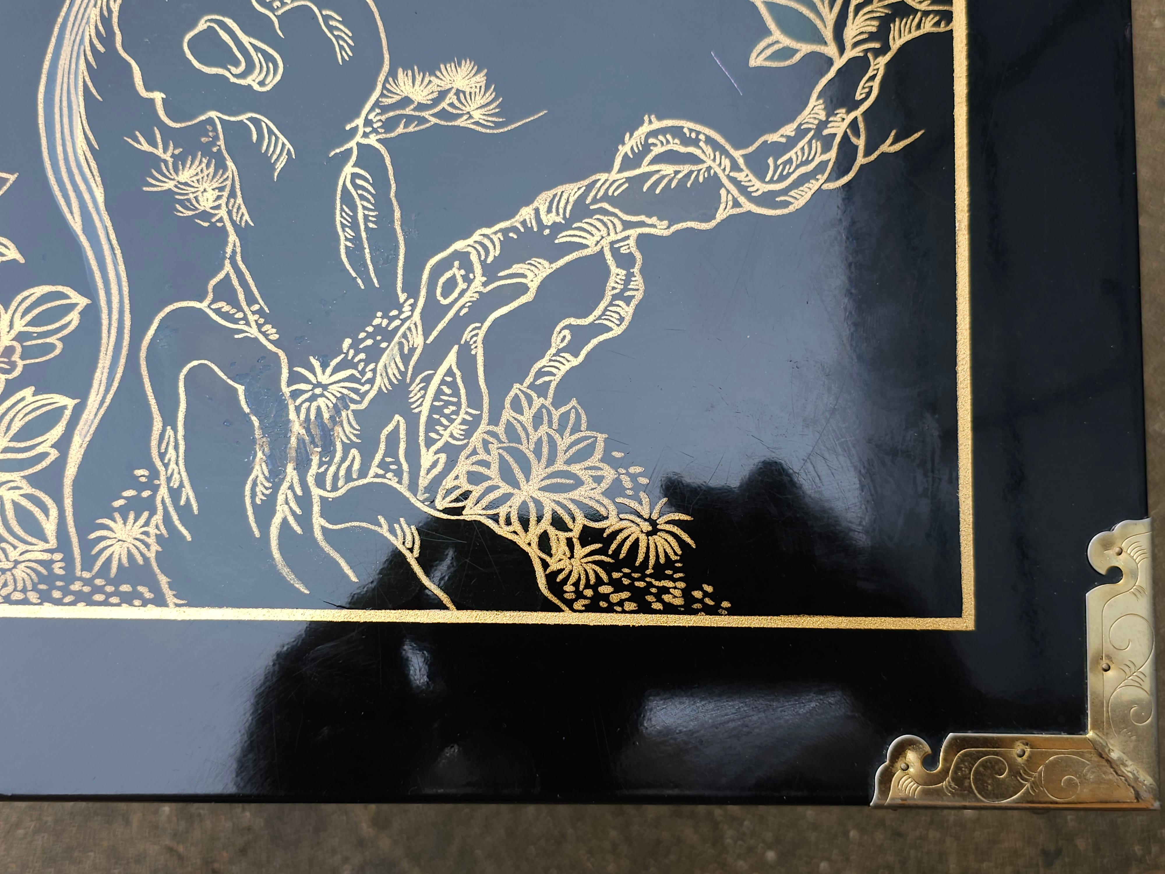 Armario Auxiliar Decorado con Chinoiserie Lacado en Negro y Montado en Latón 4