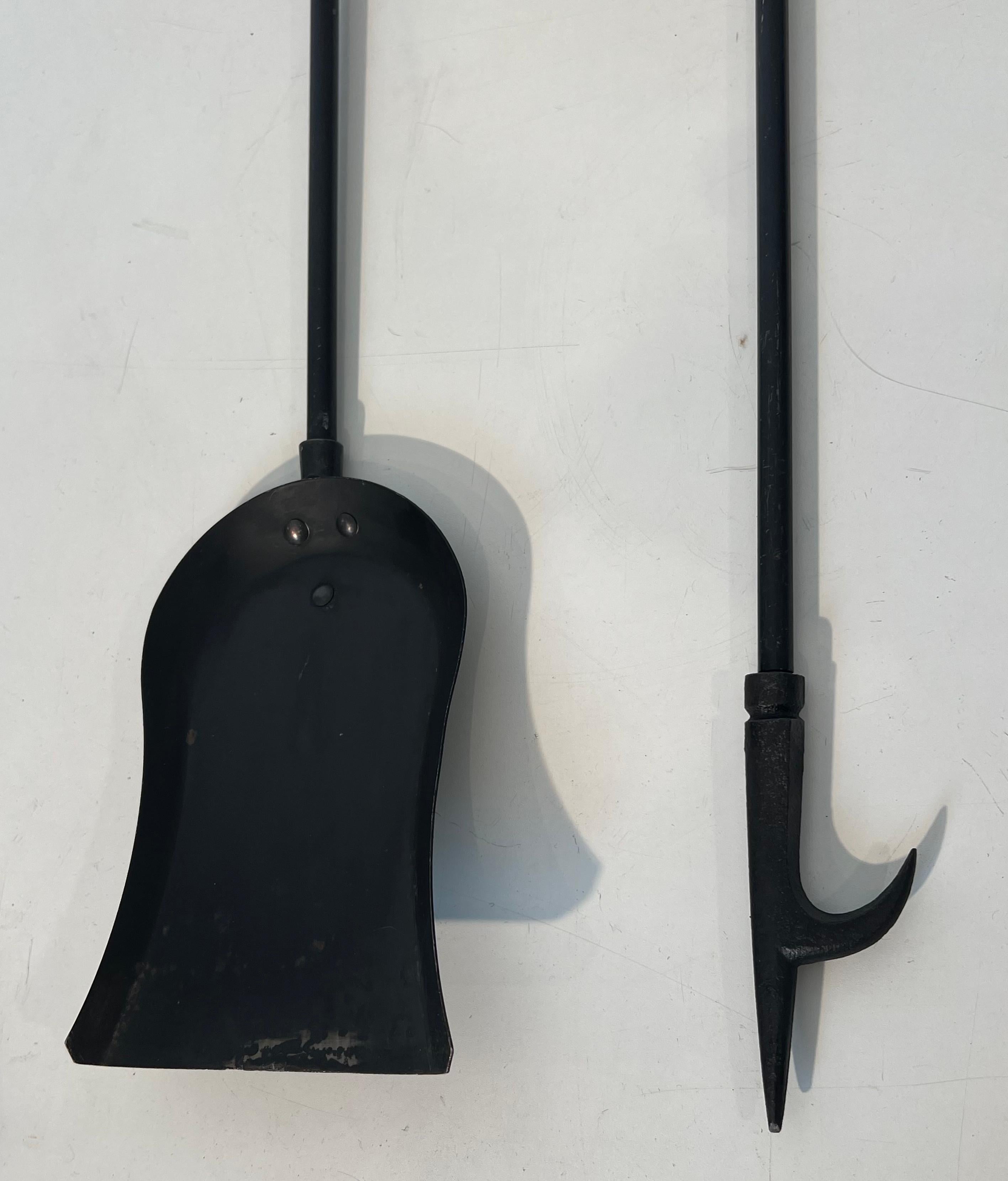 Utensilios para Chimenea en Soporte de Diseño Lacado Negro y Cromado en venta 4