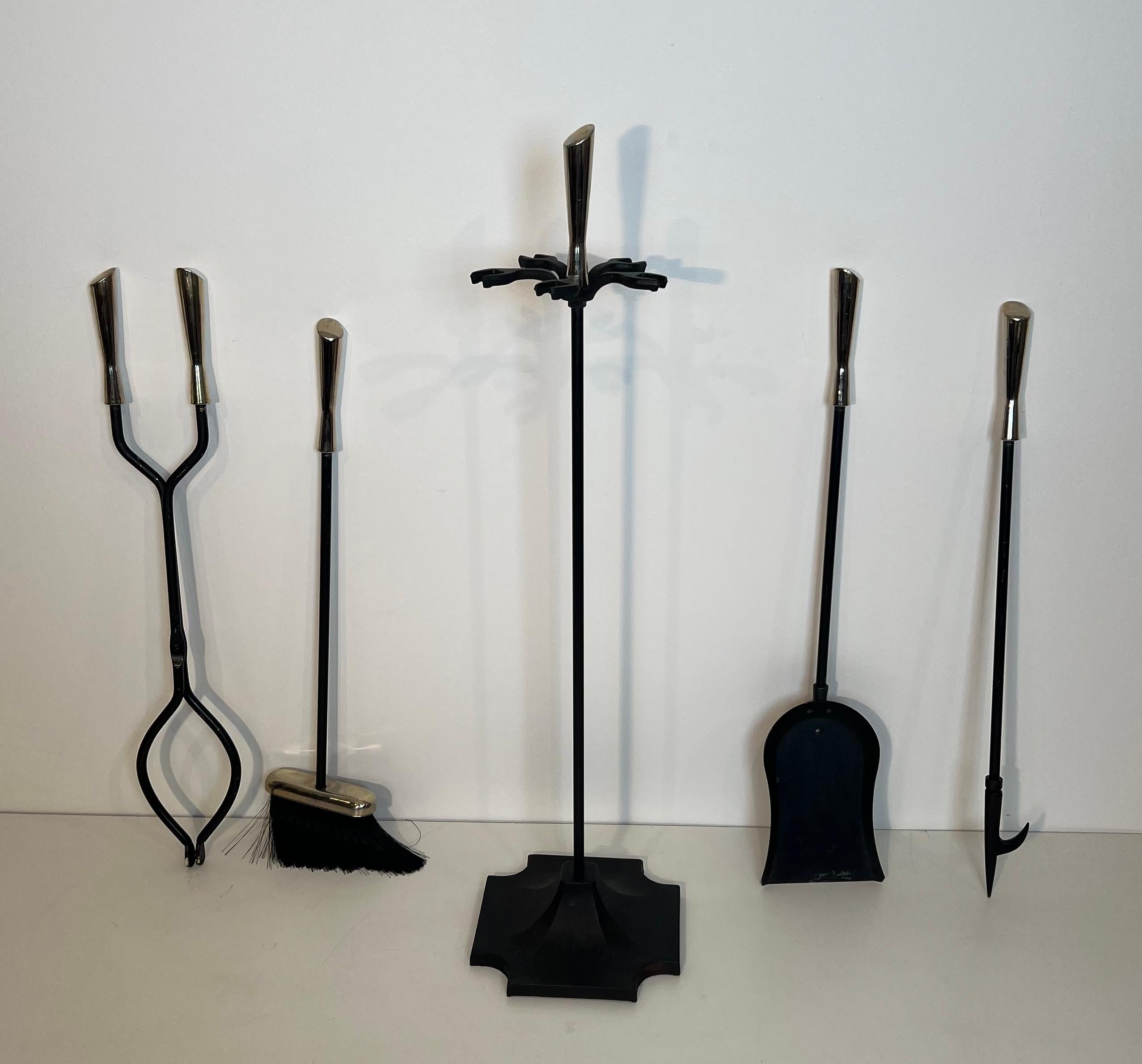 Utensilios para Chimenea en Soporte de Diseño Lacado Negro y Cromado Moderno de mediados de siglo en venta