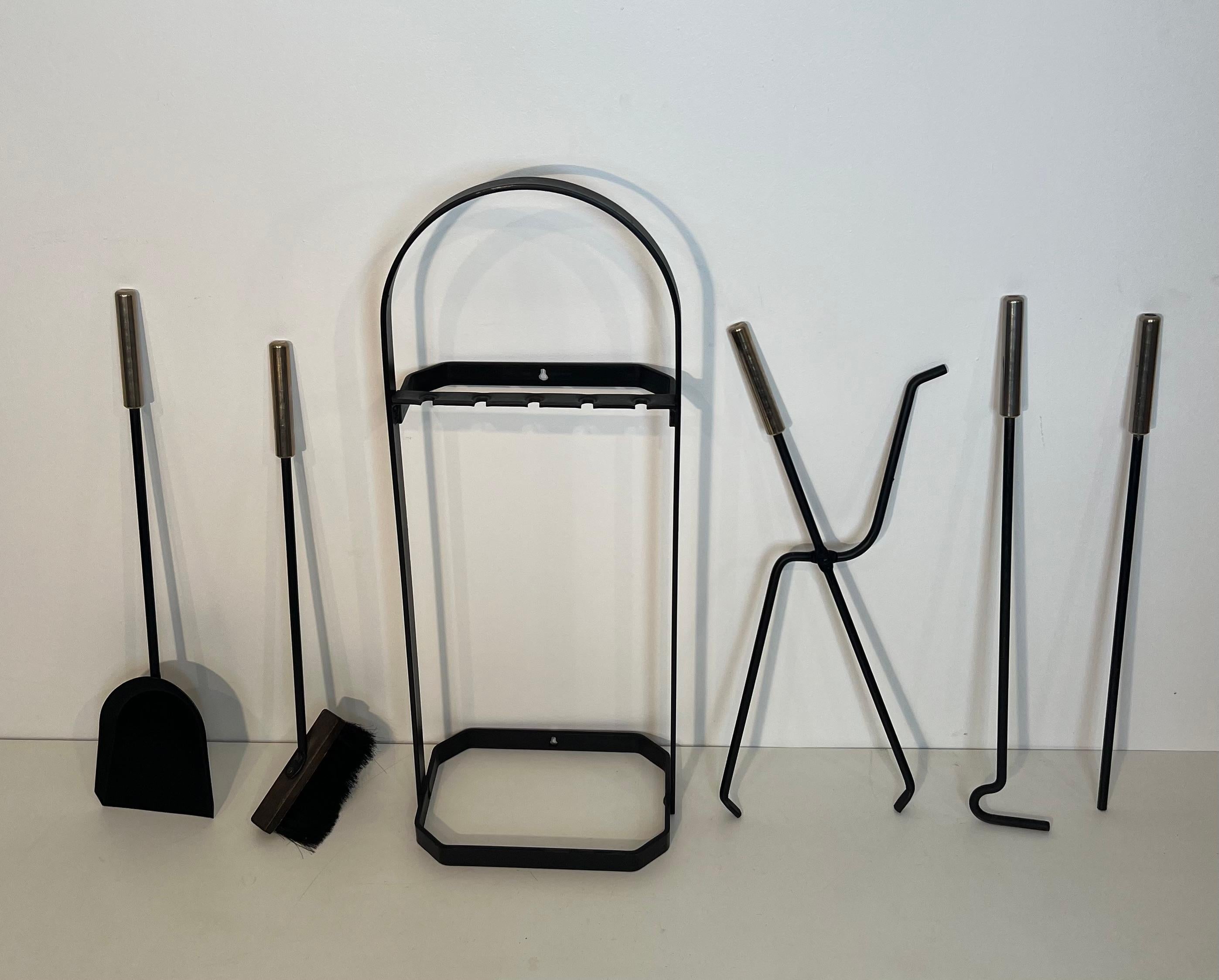 Laqué Outils de cheminée laqués noirs et chromés sur Stand en vente