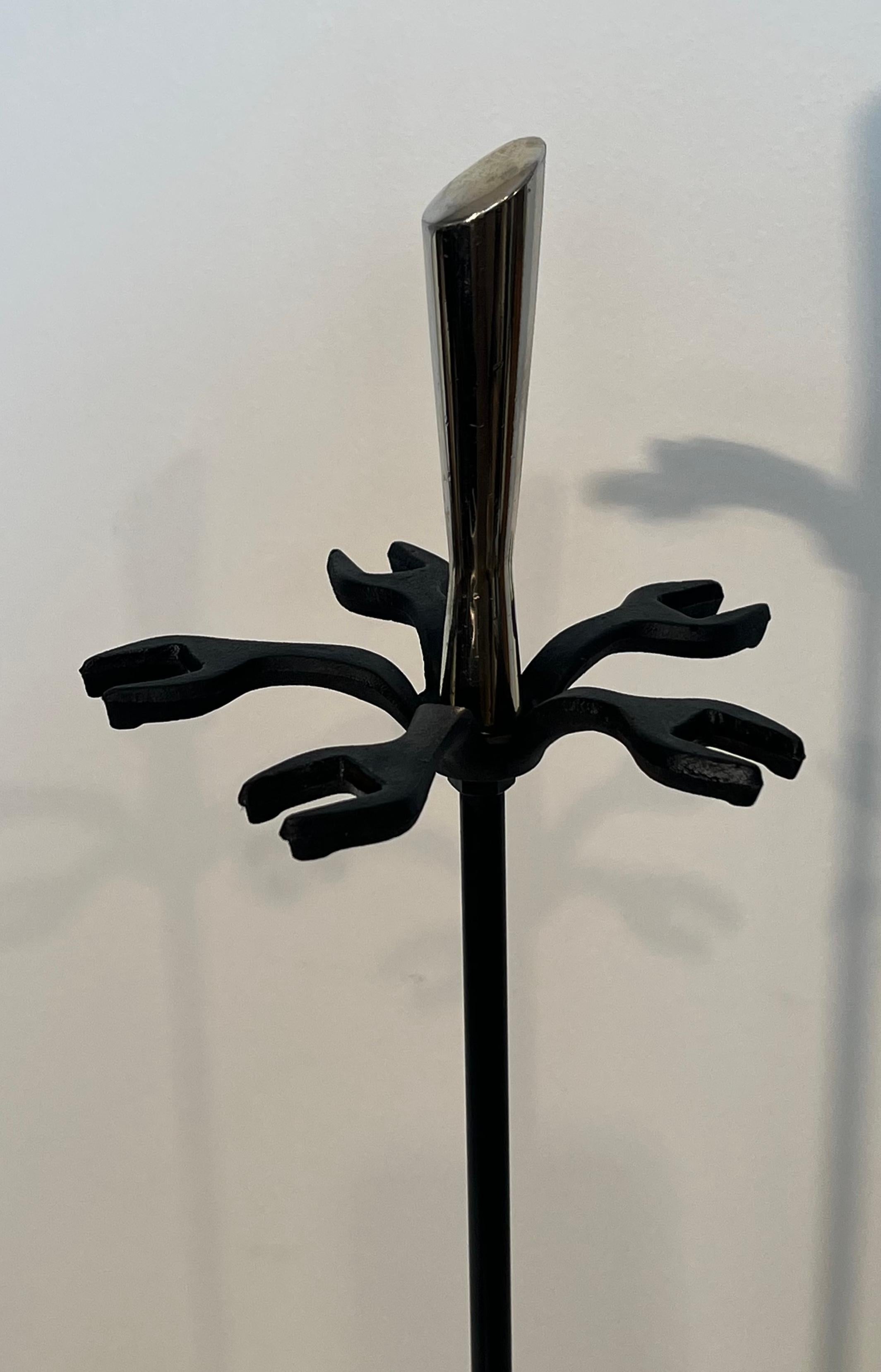 Utensilios para Chimenea en Soporte de Diseño Lacado Negro y Cromado finales del siglo XX en venta