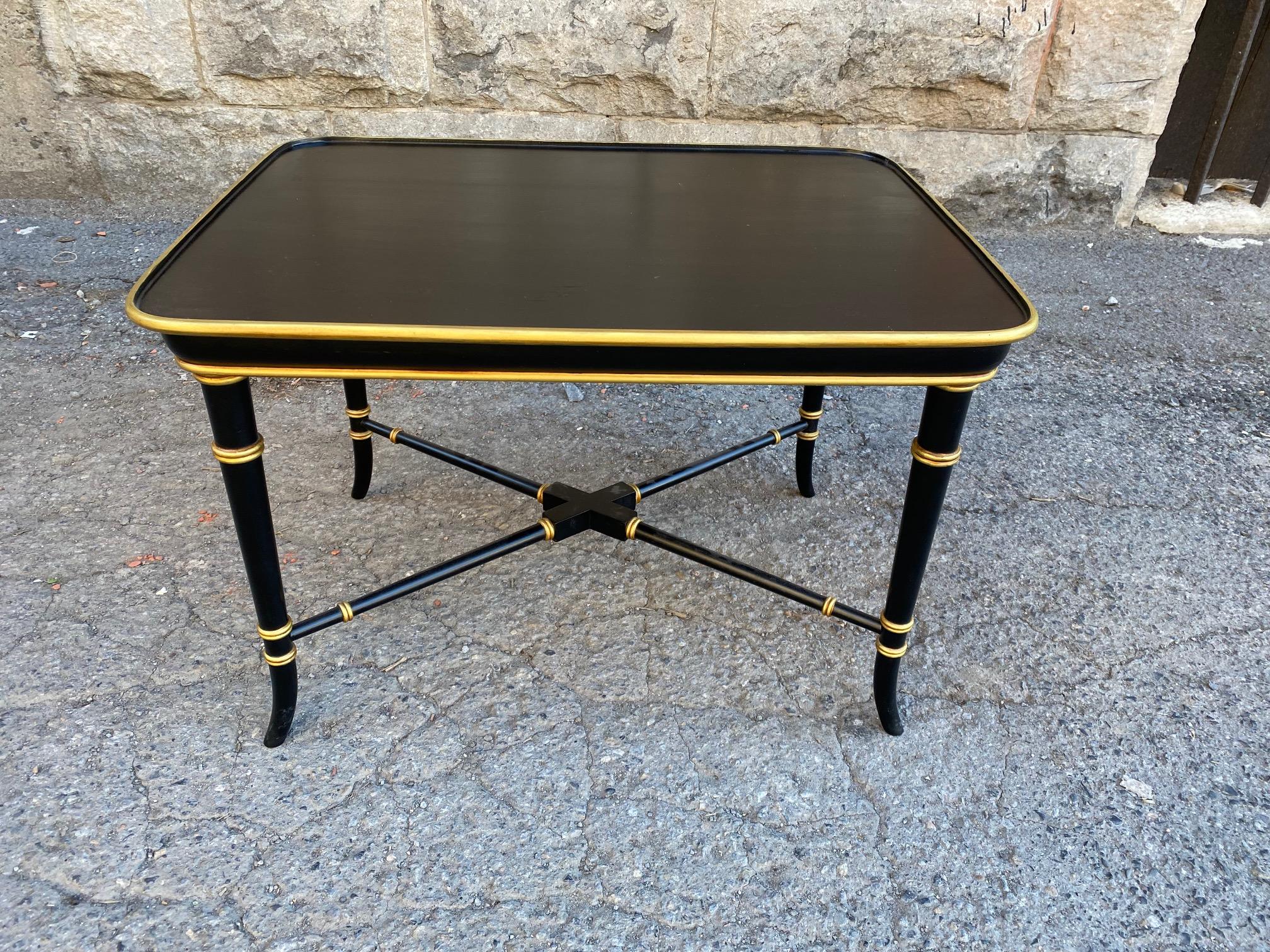 Black Lacquered and Gilt Wood Japanned Tray Table with Floral Motifs For Sale 7