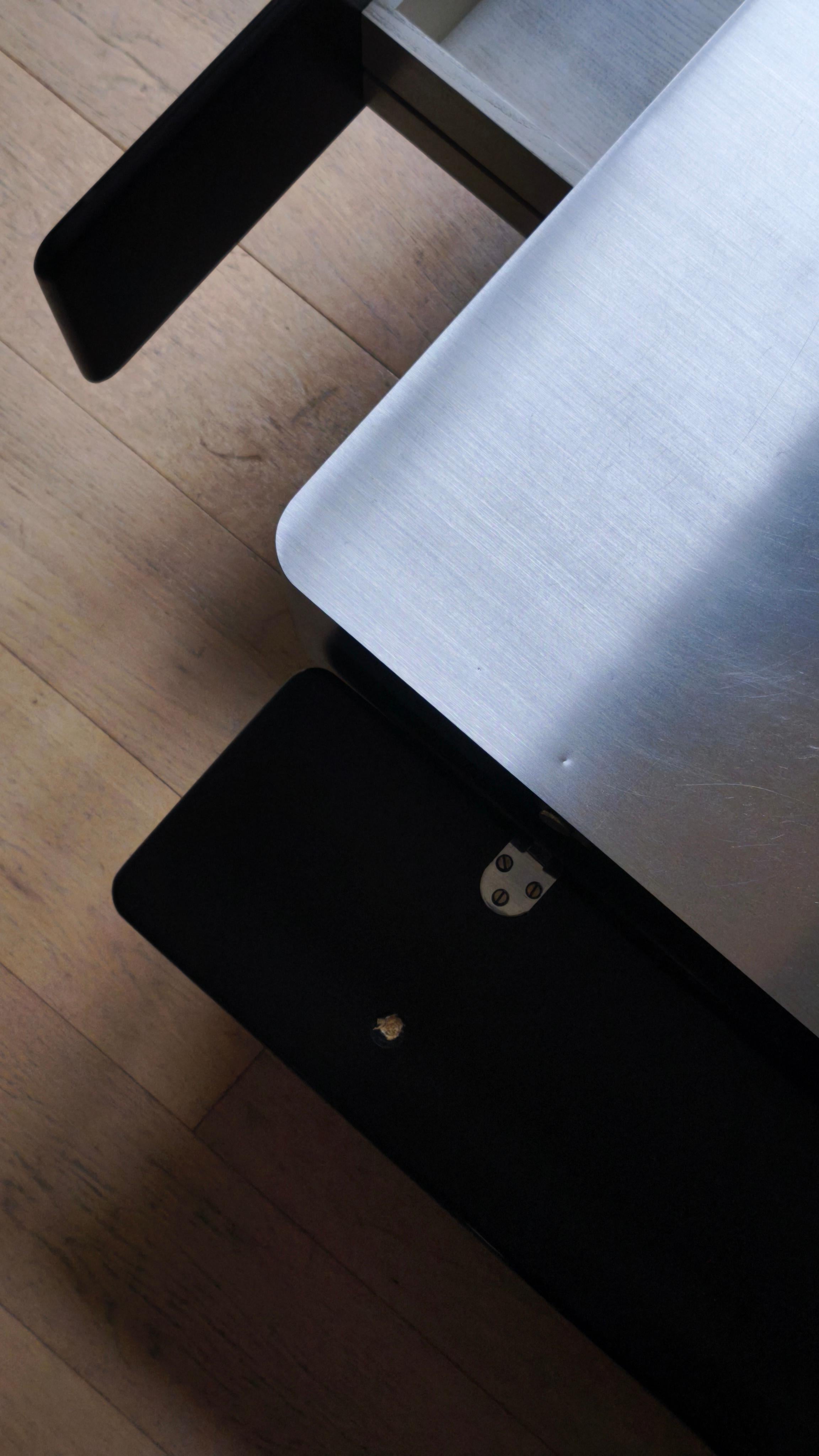 Table basse de bar en acier laqué noir par Vico Magistretti, années 1960 en vente 5