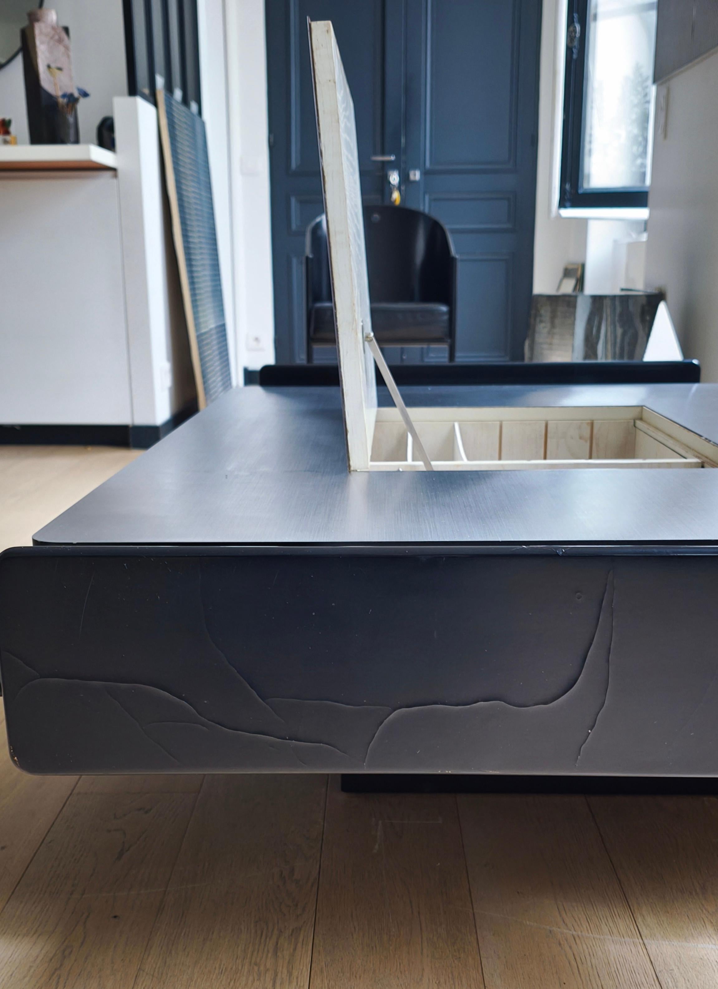 Table basse de bar en acier laqué noir par Vico Magistretti, années 1960 en vente 11
