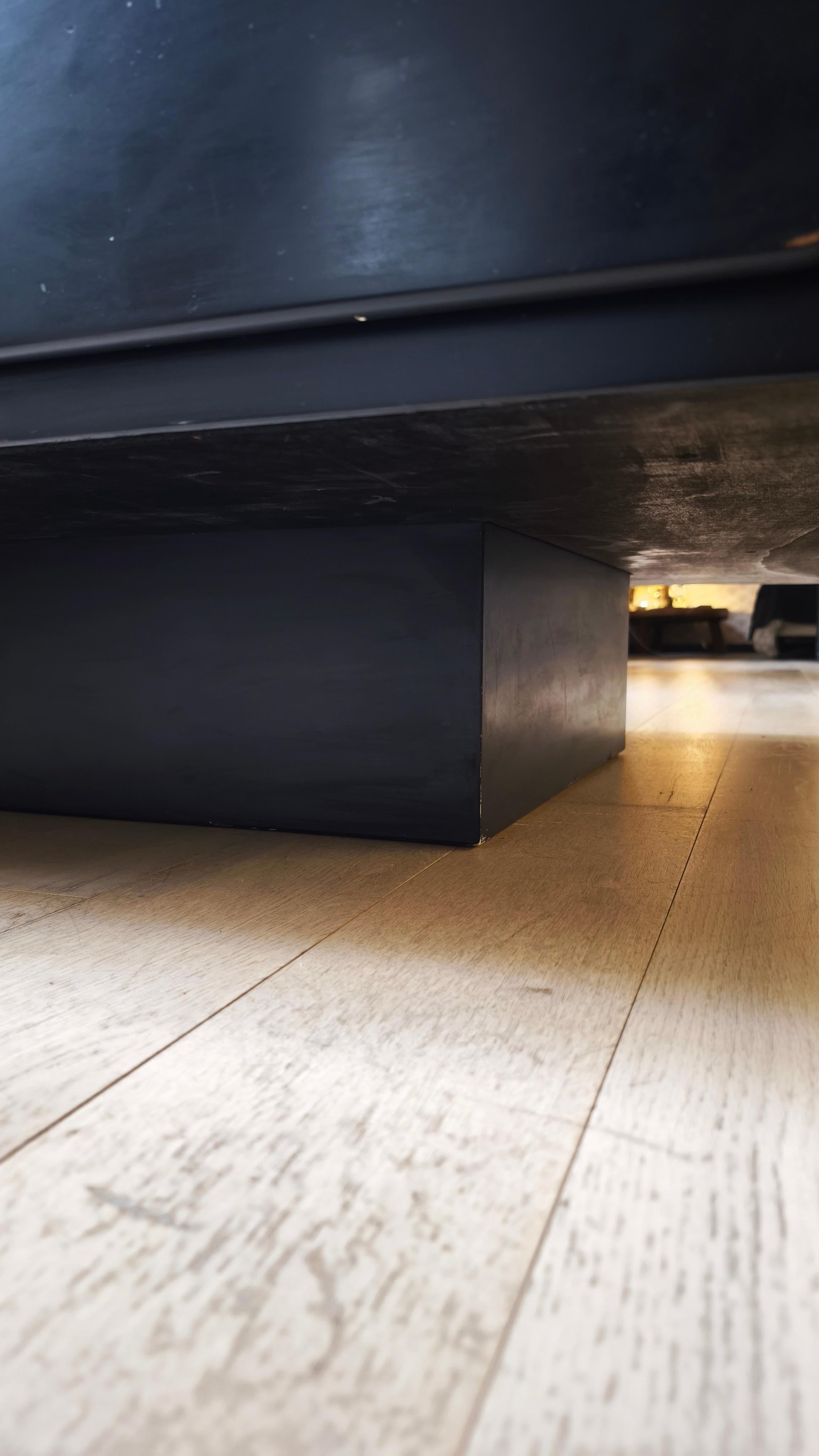 Table basse de bar en acier laqué noir par Vico Magistretti, années 1960 en vente 12