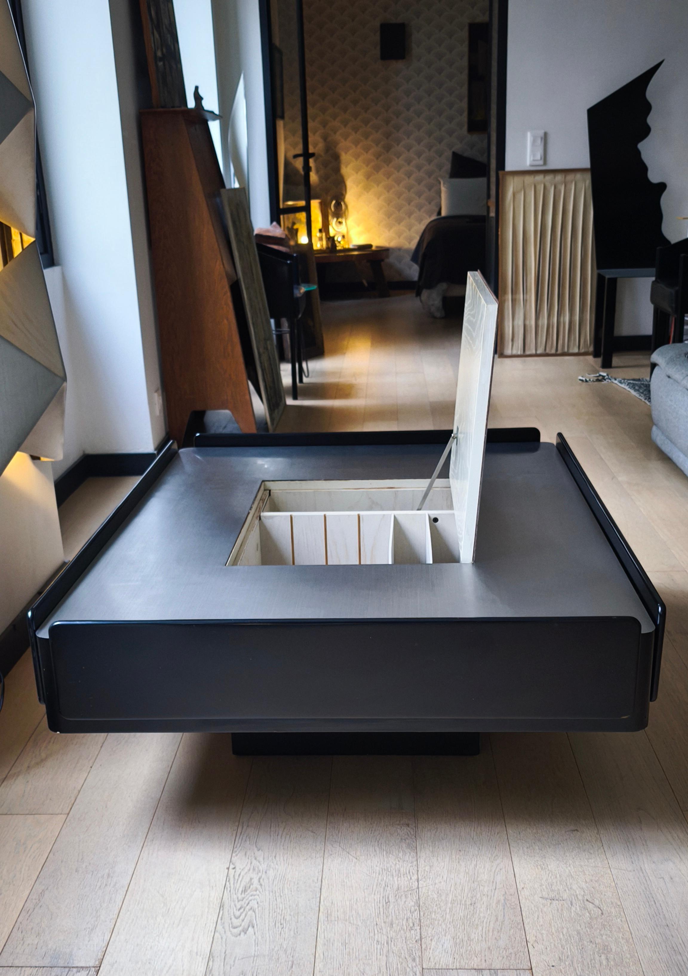 Table basse de bar en acier laqué noir par Vico Magistretti, années 1960 en vente 3